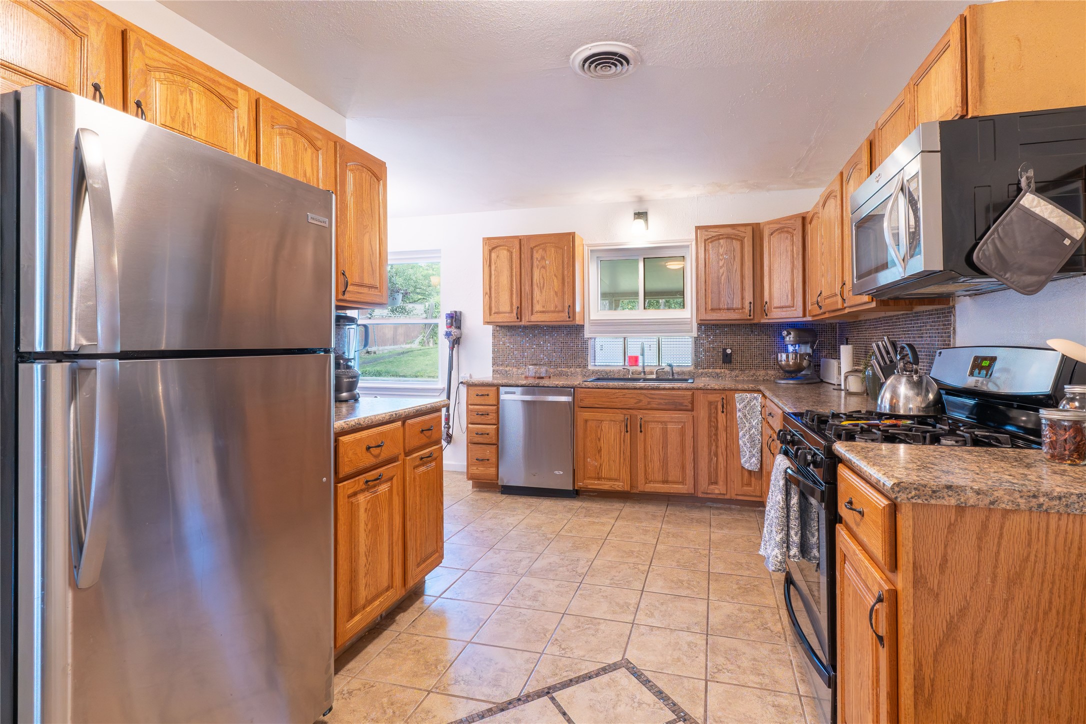 2422 Santa Cruz Drive