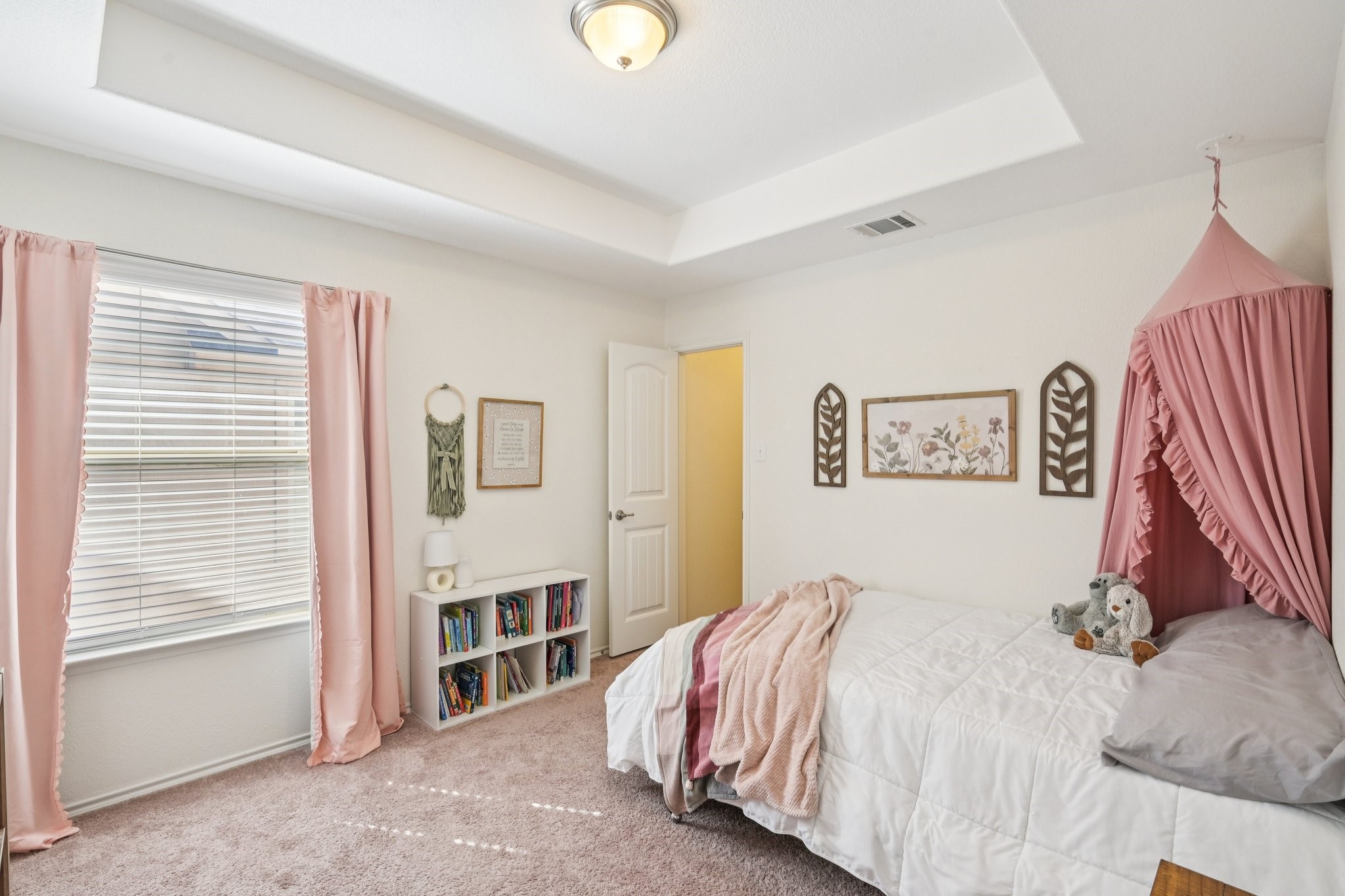 1225 Honeywood Lane