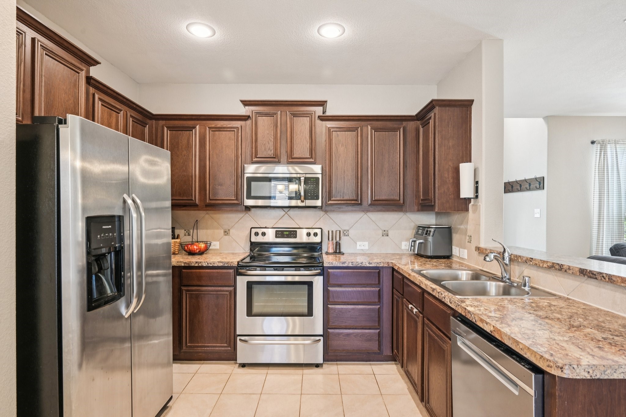 1225 Honeywood Lane