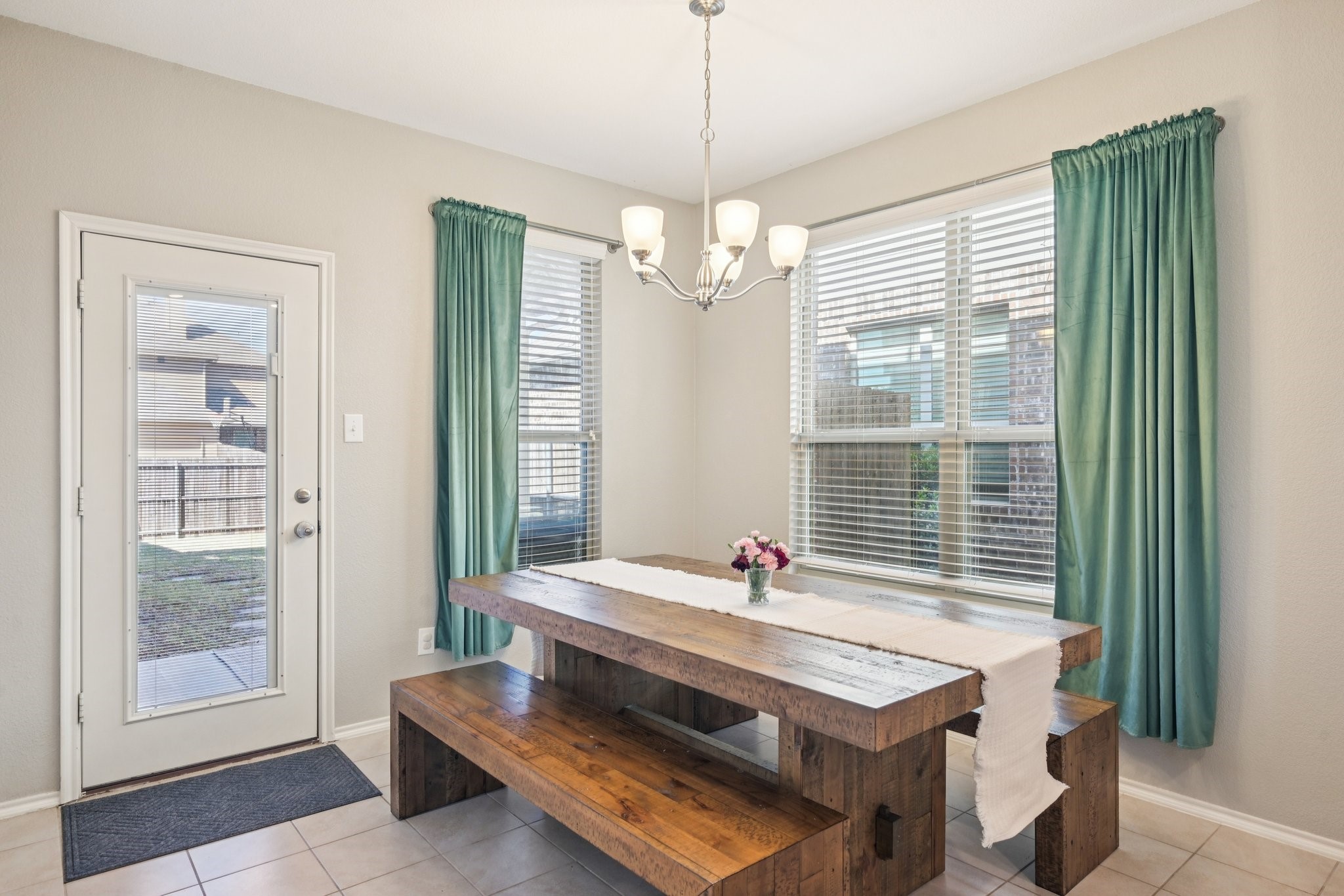 1225 Honeywood Lane