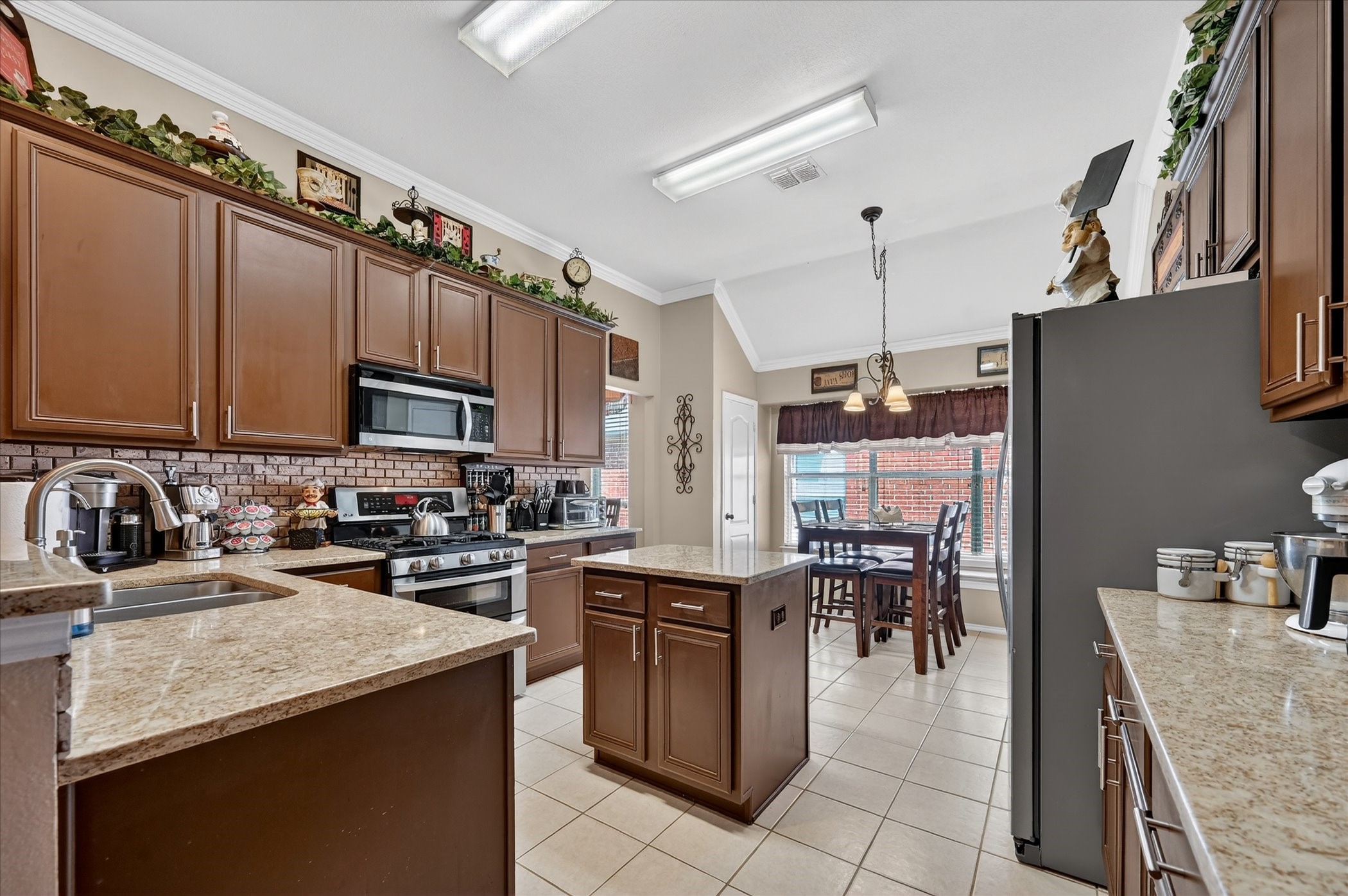 3025 Avery Lane