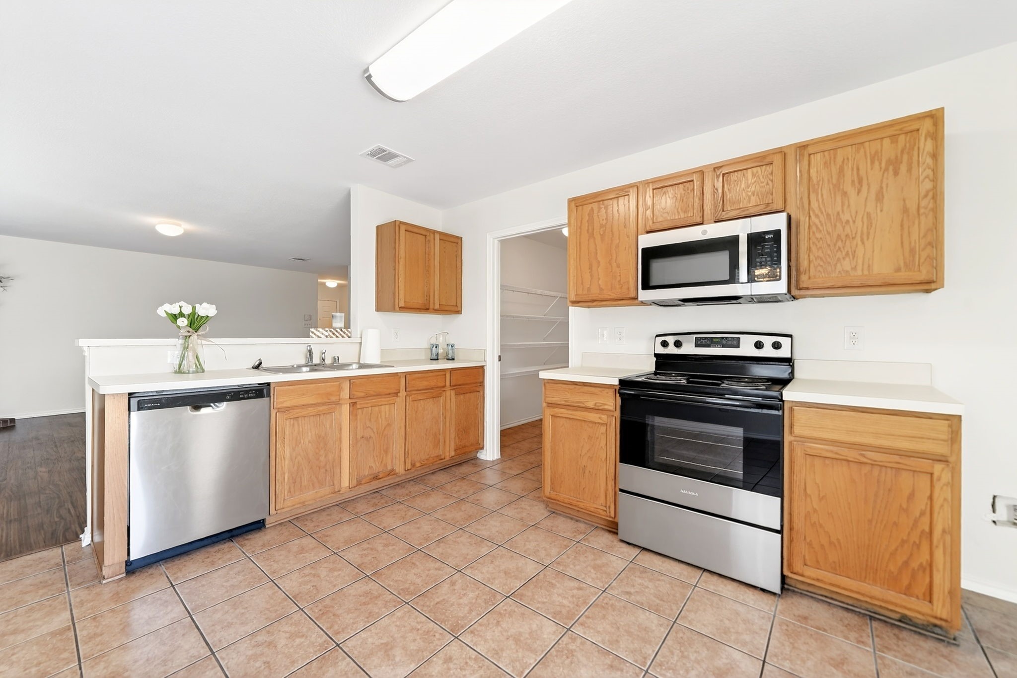 2800 Arbury Drive