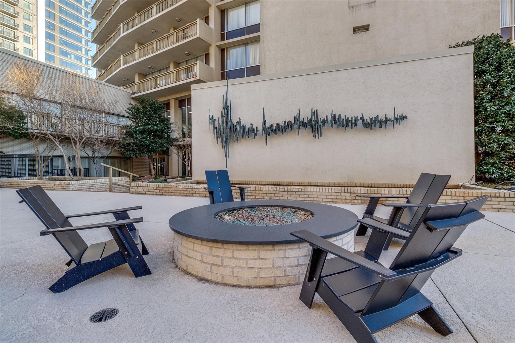 6211 W Northwest Highway 2401