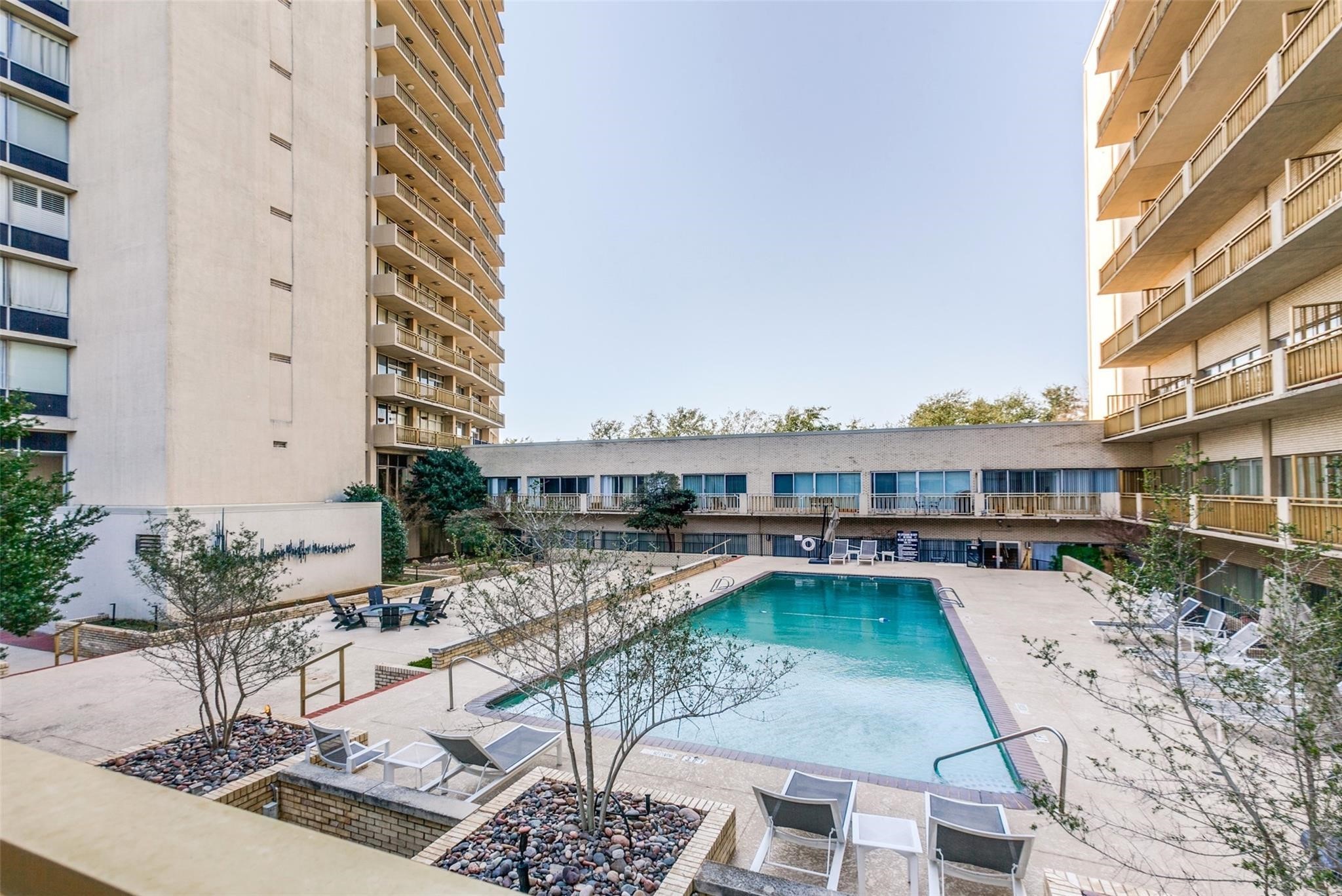 6211 W Northwest Highway 2401