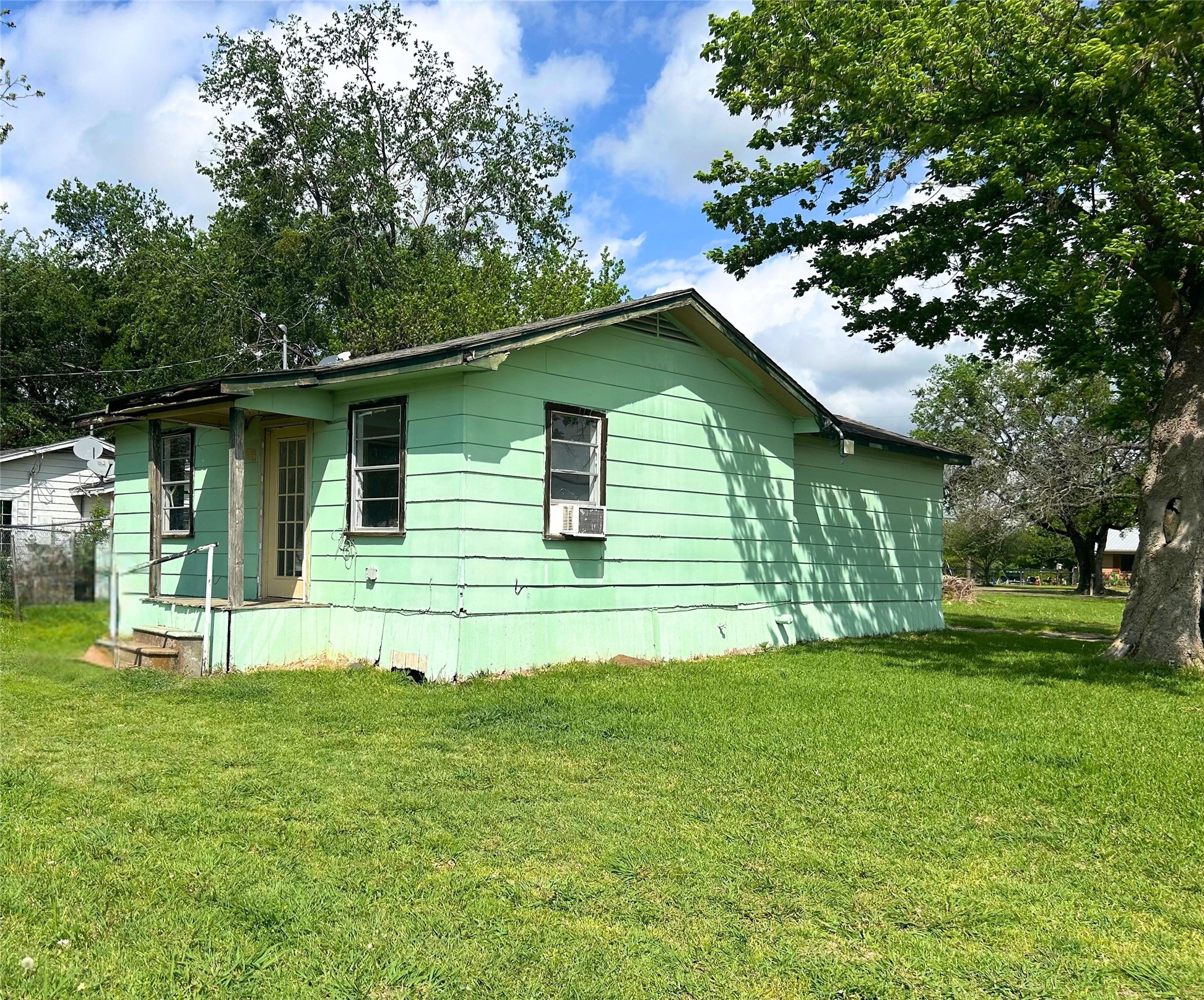 202 N 1st Street