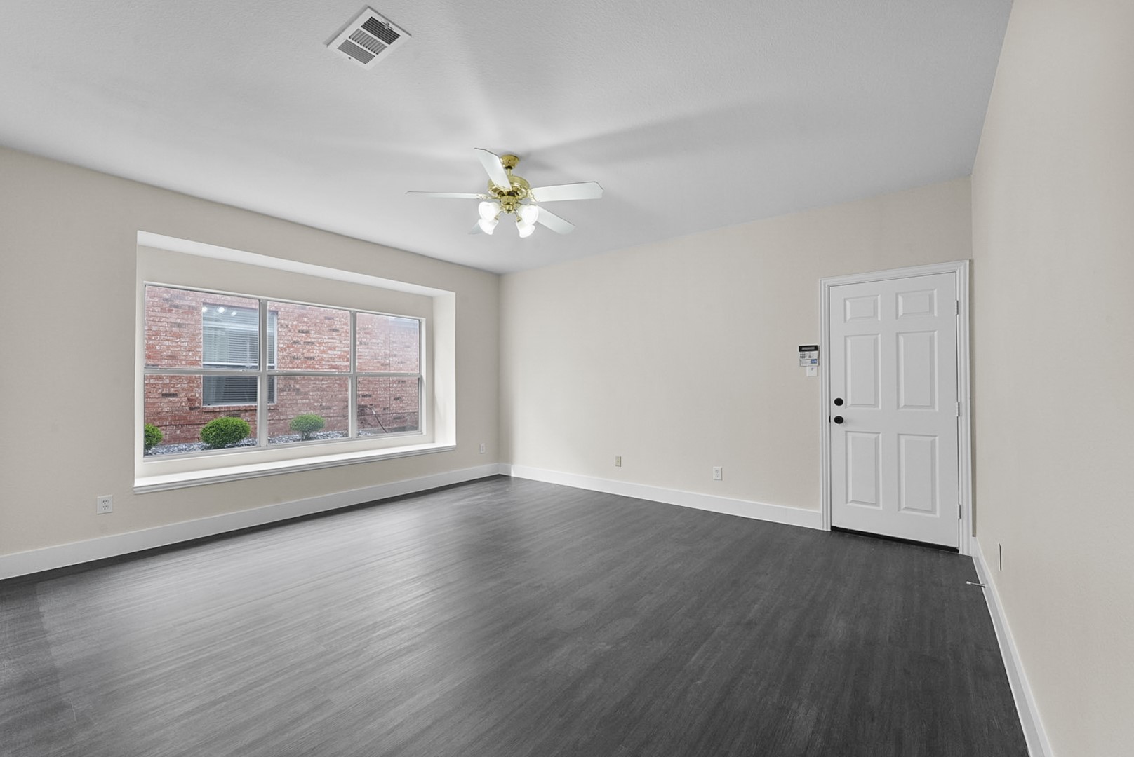 2613 Dove Creek Drive