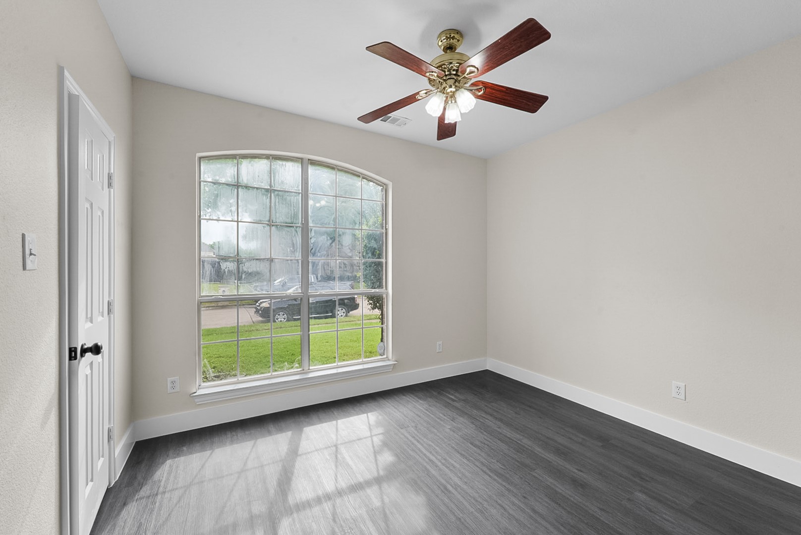 2613 Dove Creek Drive