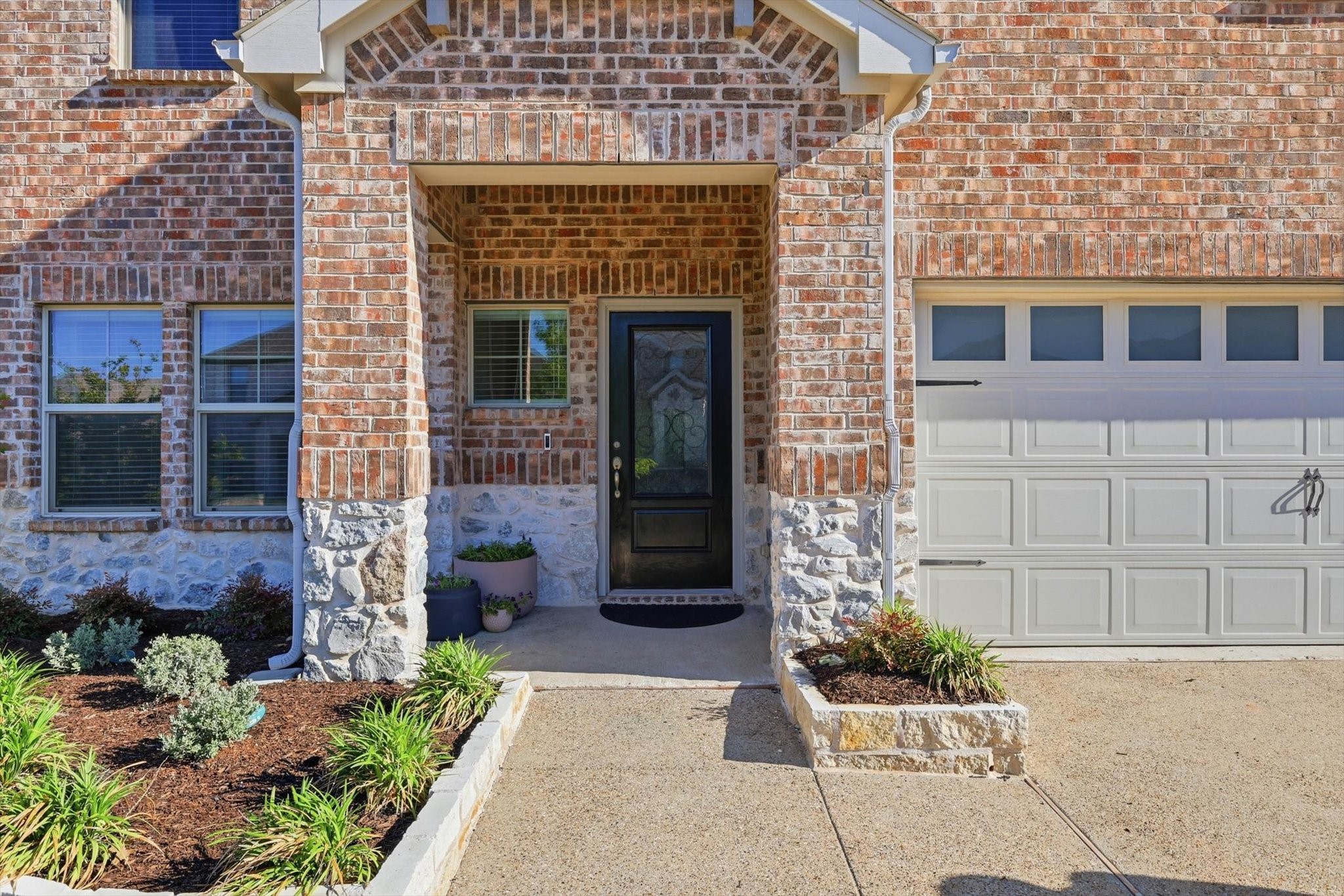 221 Stonehollow Way
