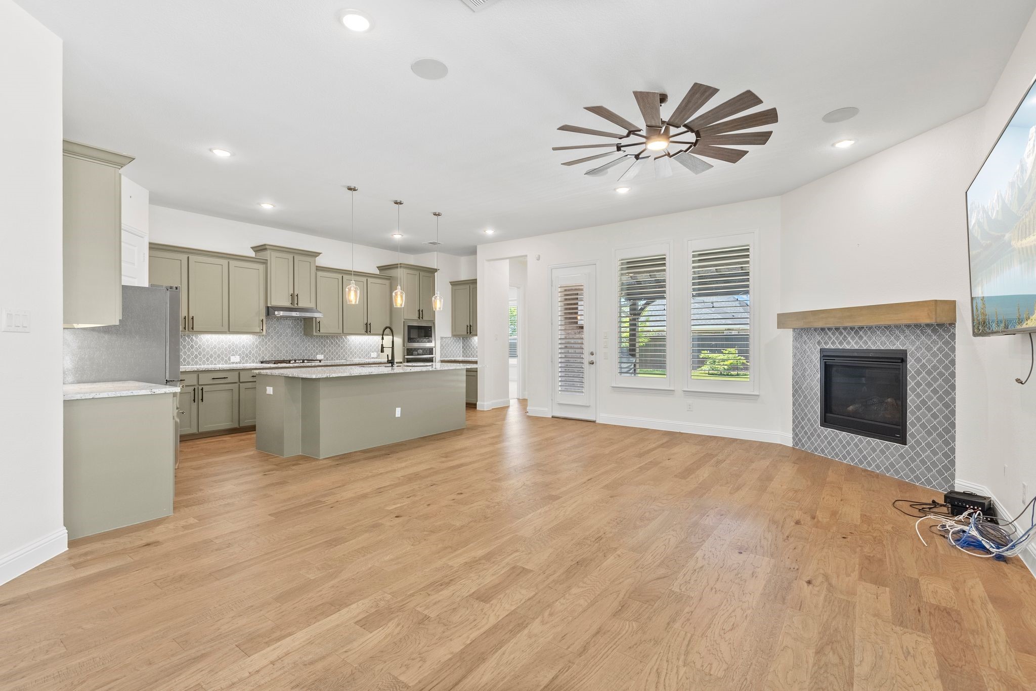 2201 Laguna Drive
