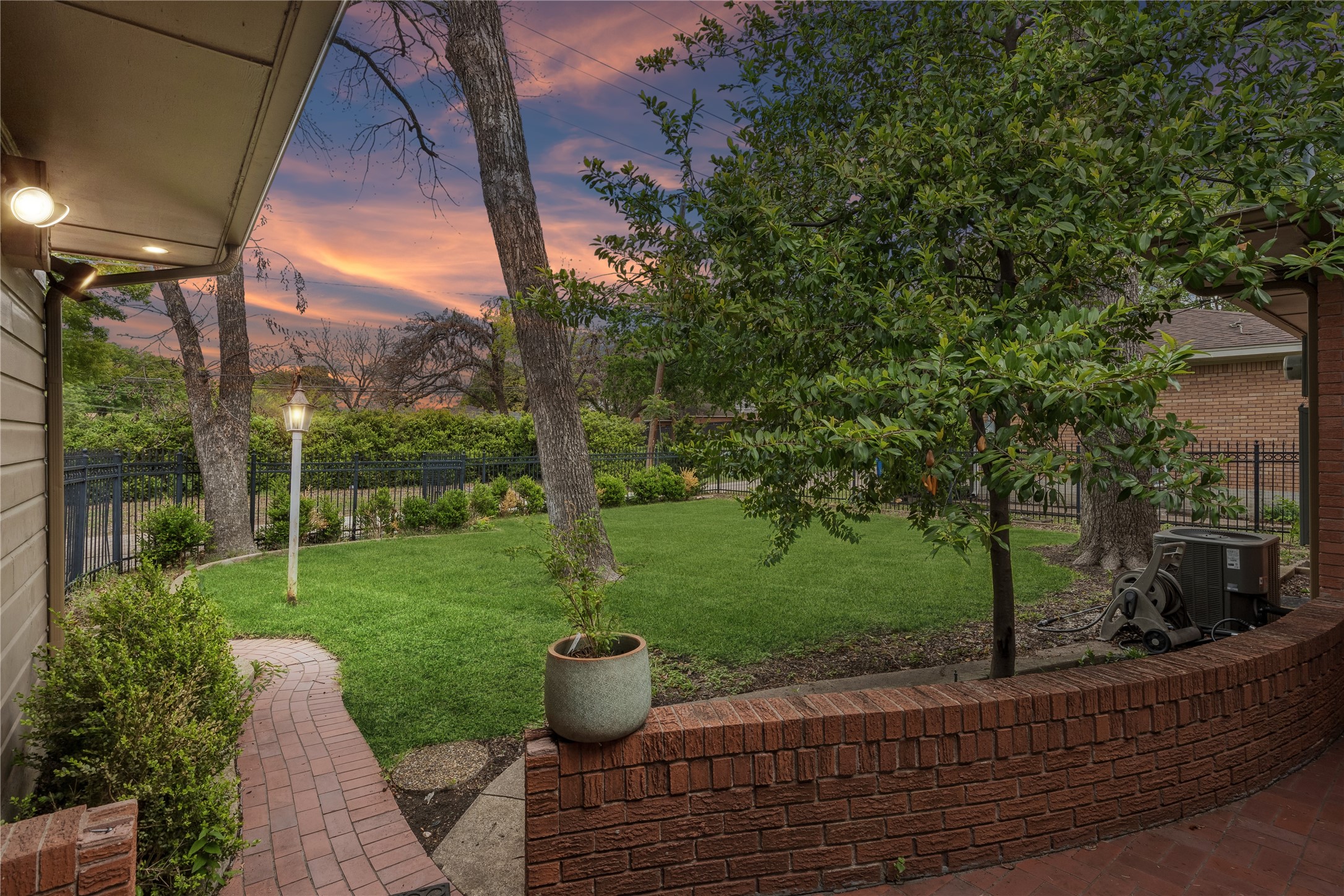 2133 Ebbtide Lane