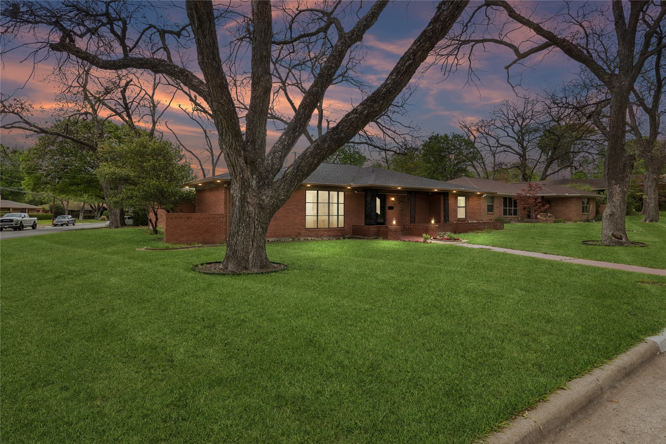 2133 Ebbtide Lane