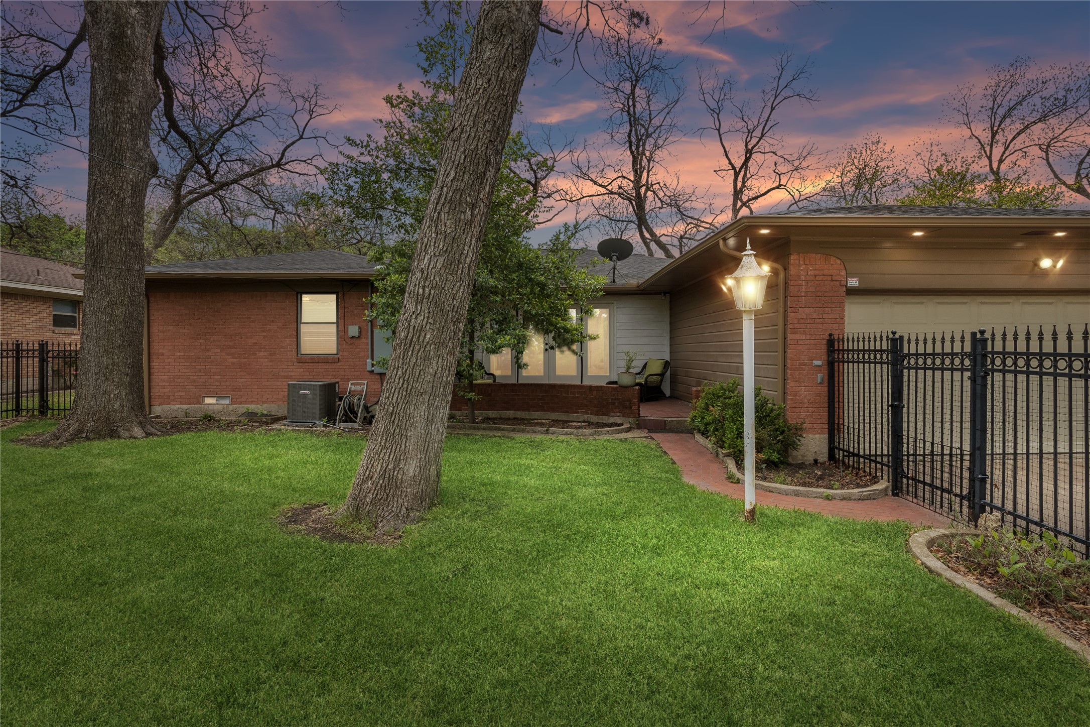 2133 Ebbtide Lane