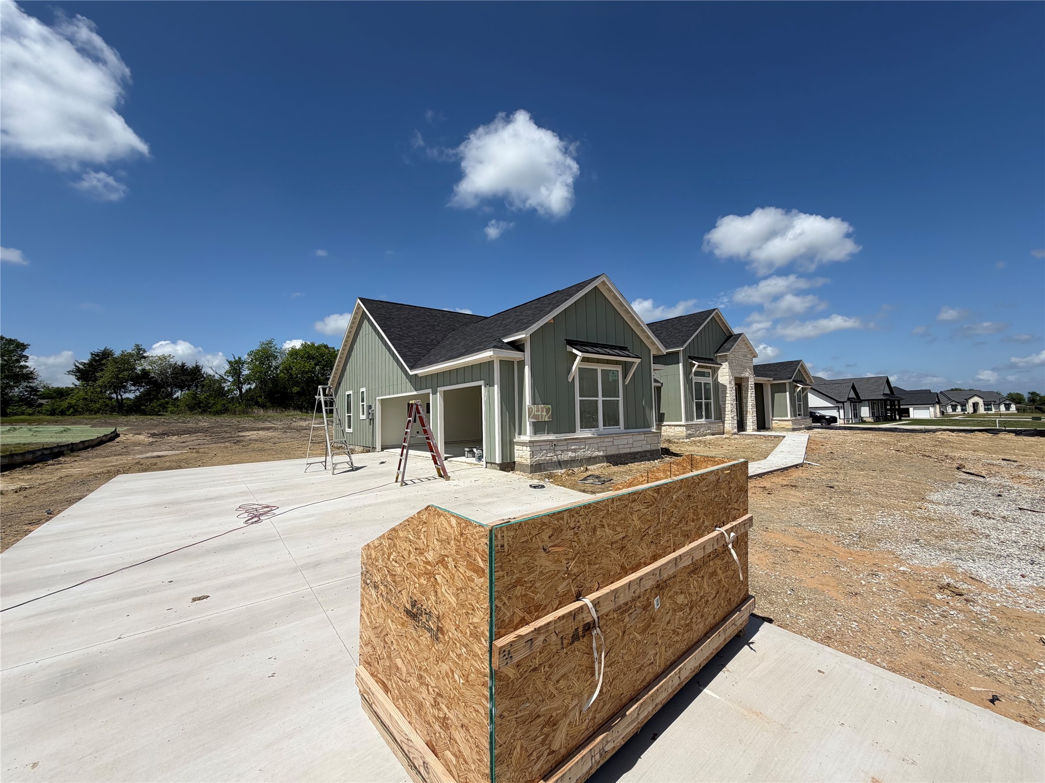 2472 Eastridge Boulevard