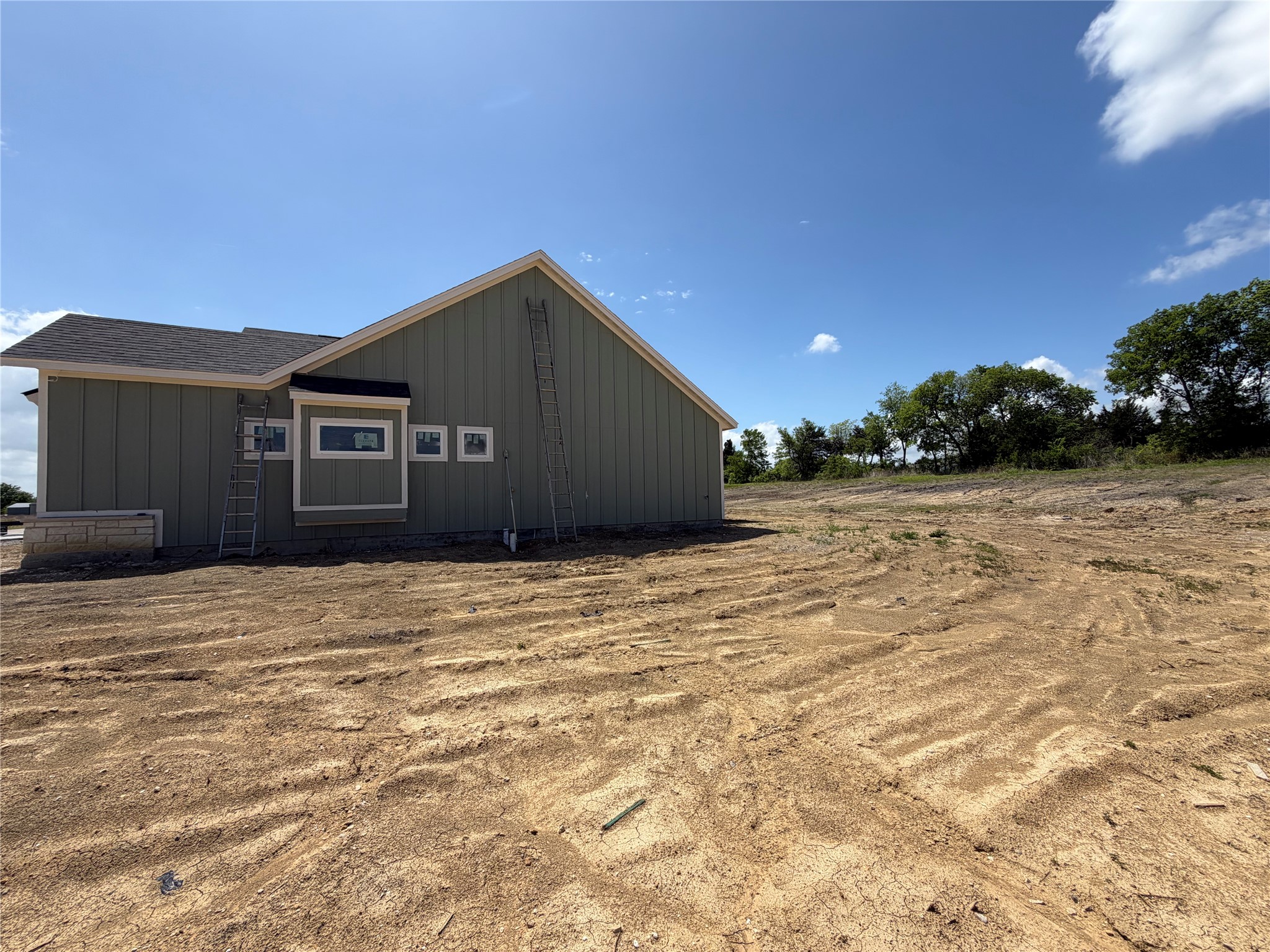 2472 Eastridge Boulevard