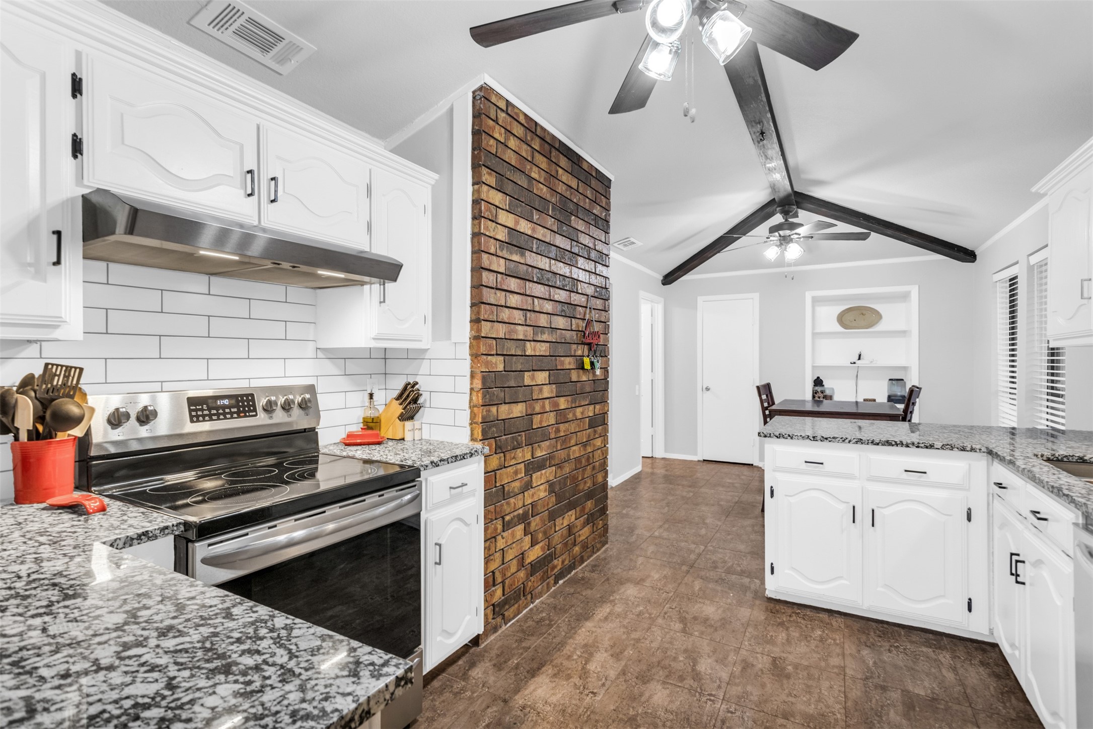 3918 Tracey Trail