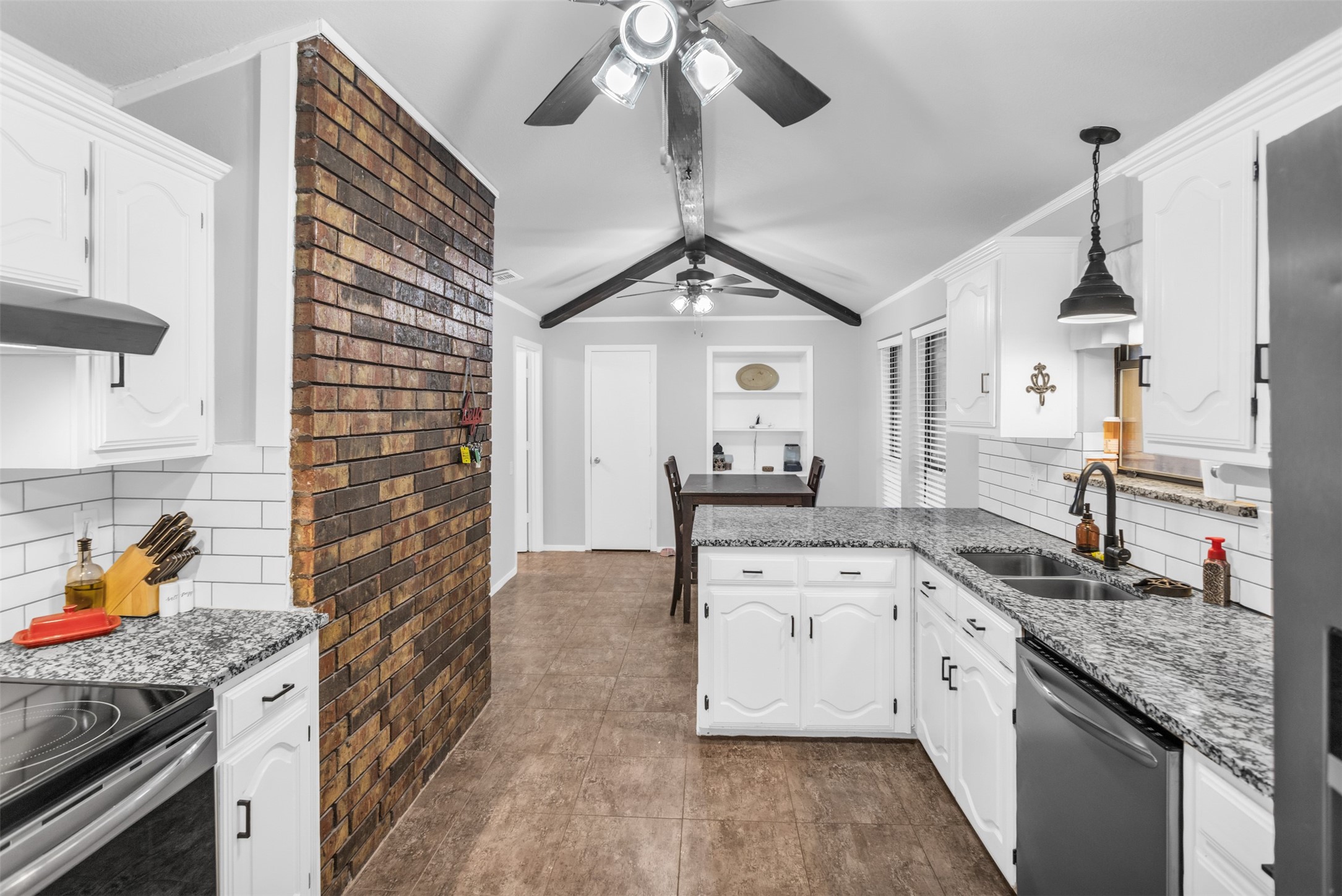 3918 Tracey Trail