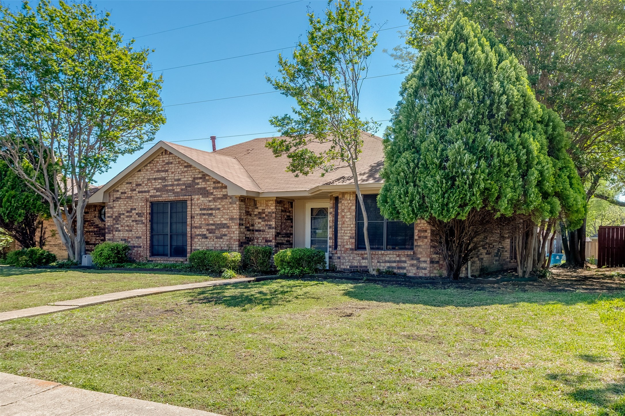 3918 Tracey Trail