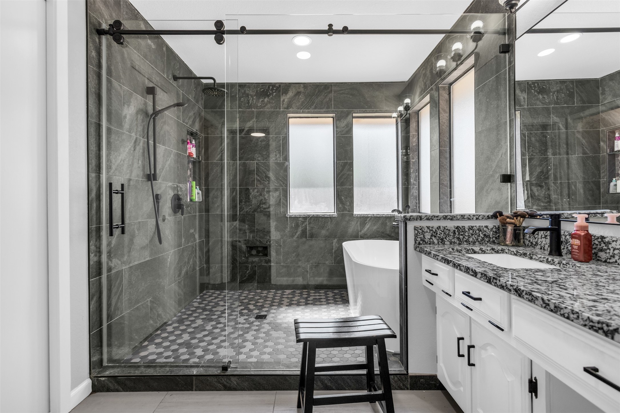 3918 Tracey Trail
