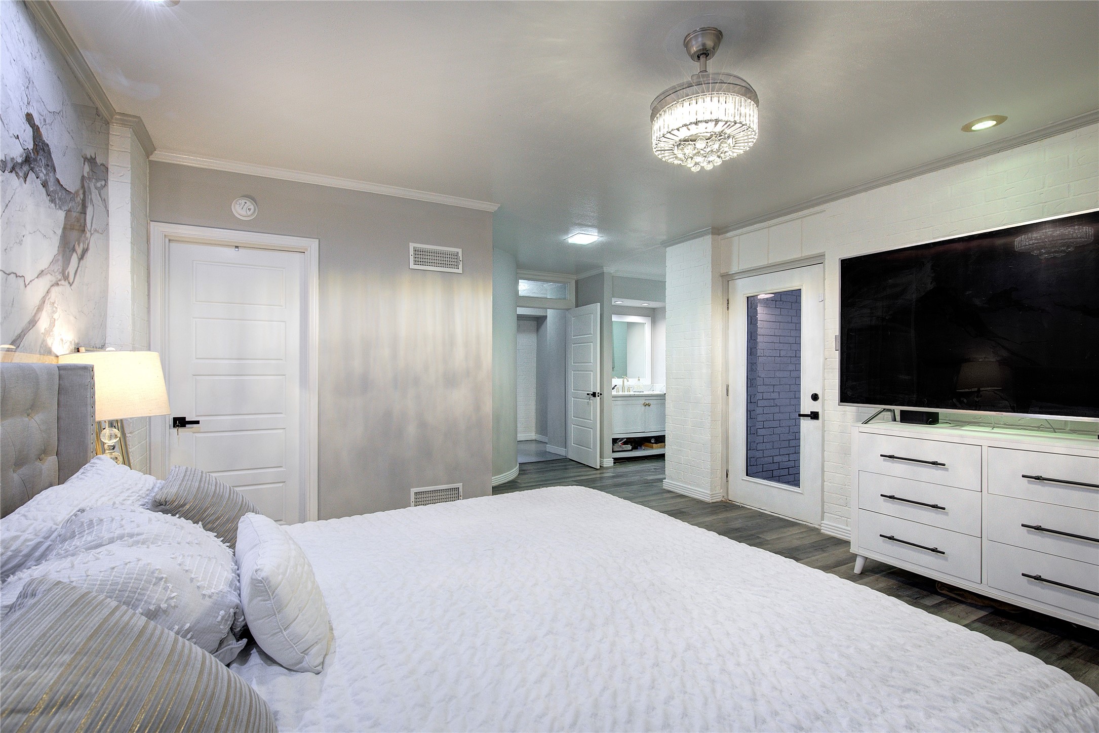 504 Summit Circle