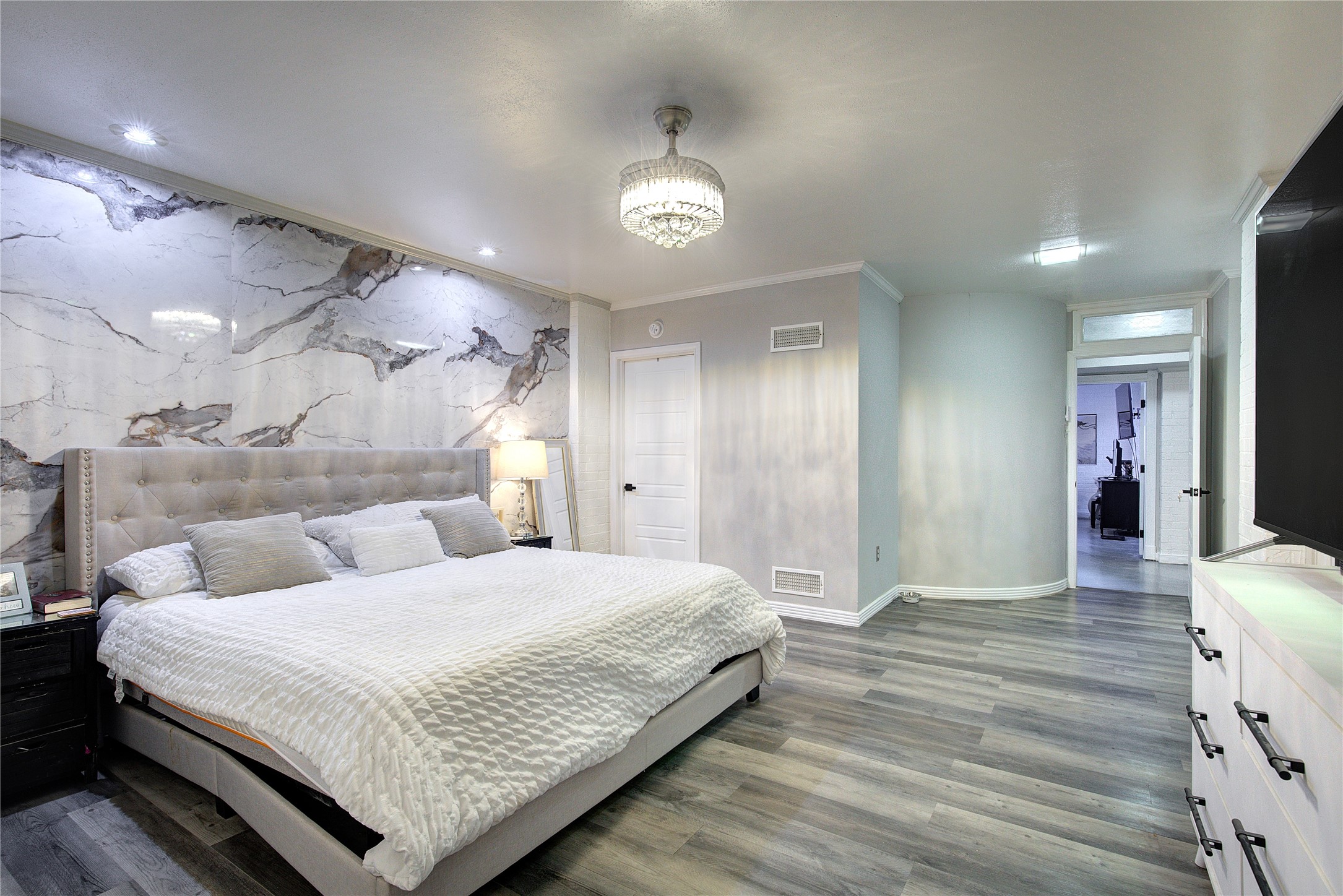 504 Summit Circle