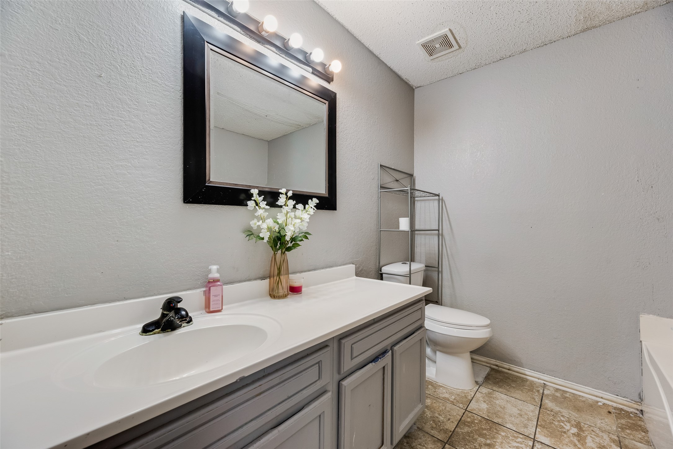 1205 Candlenut Court