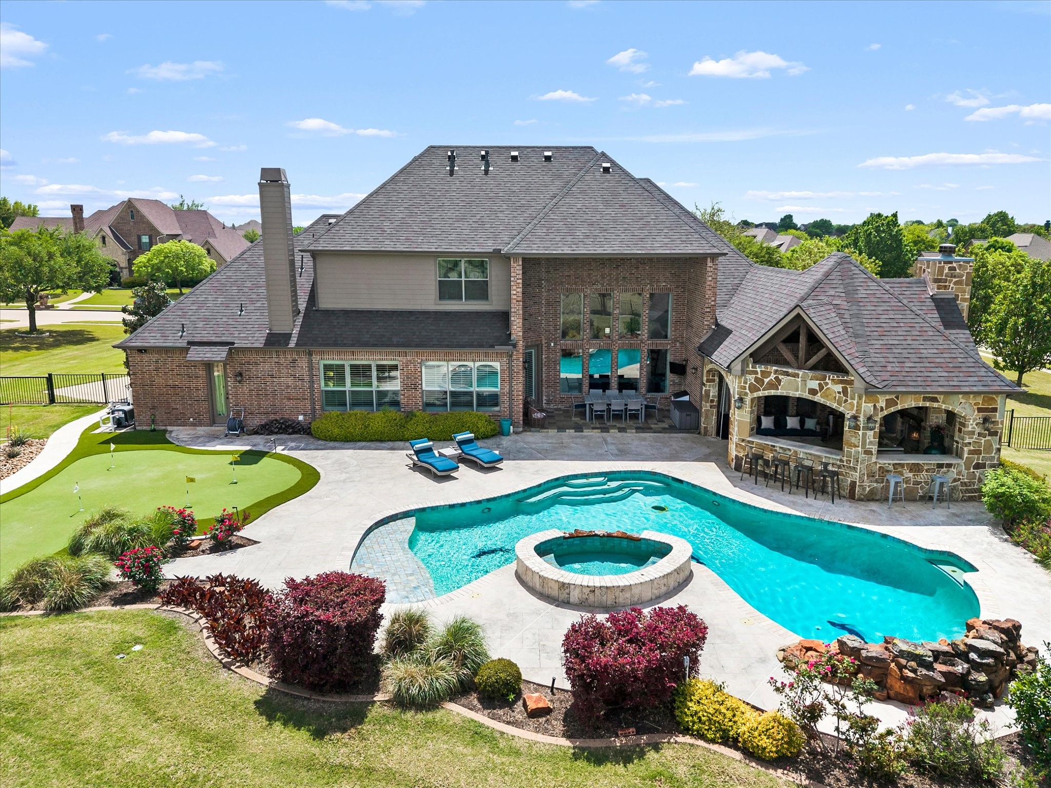 1 Kensington Drive