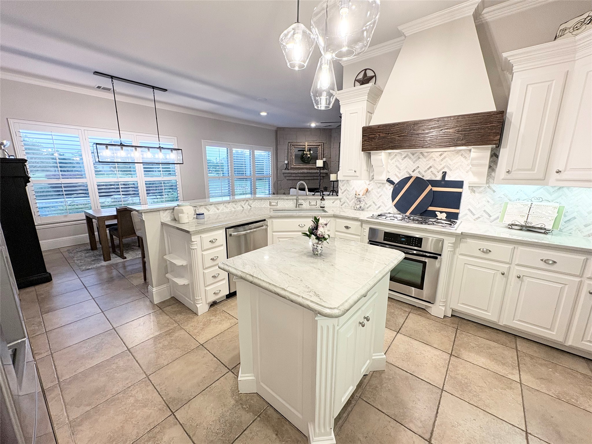 1 Kensington Drive