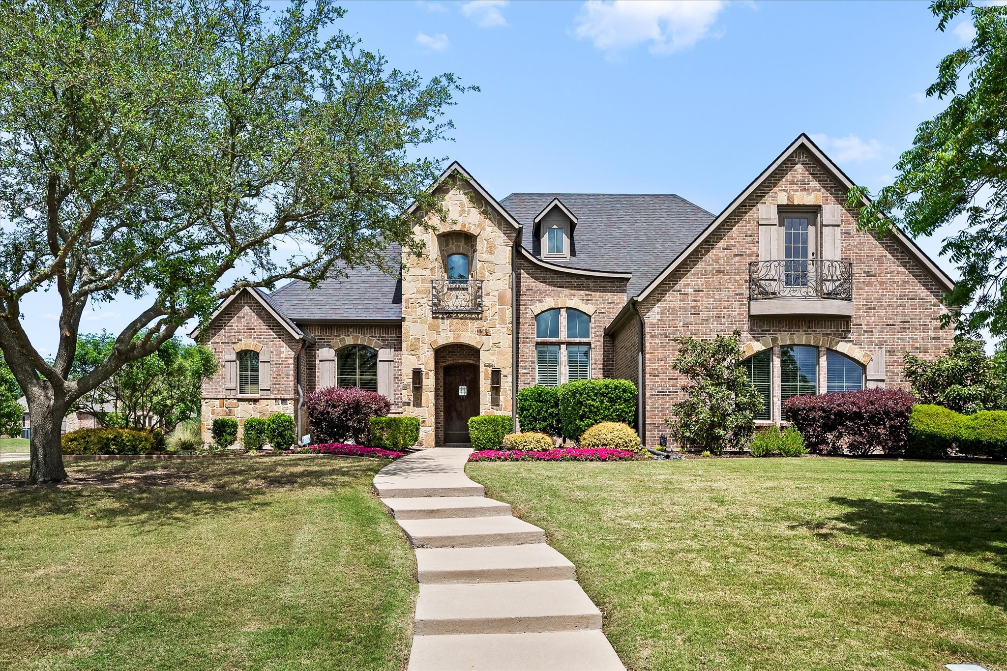 1 Kensington Drive