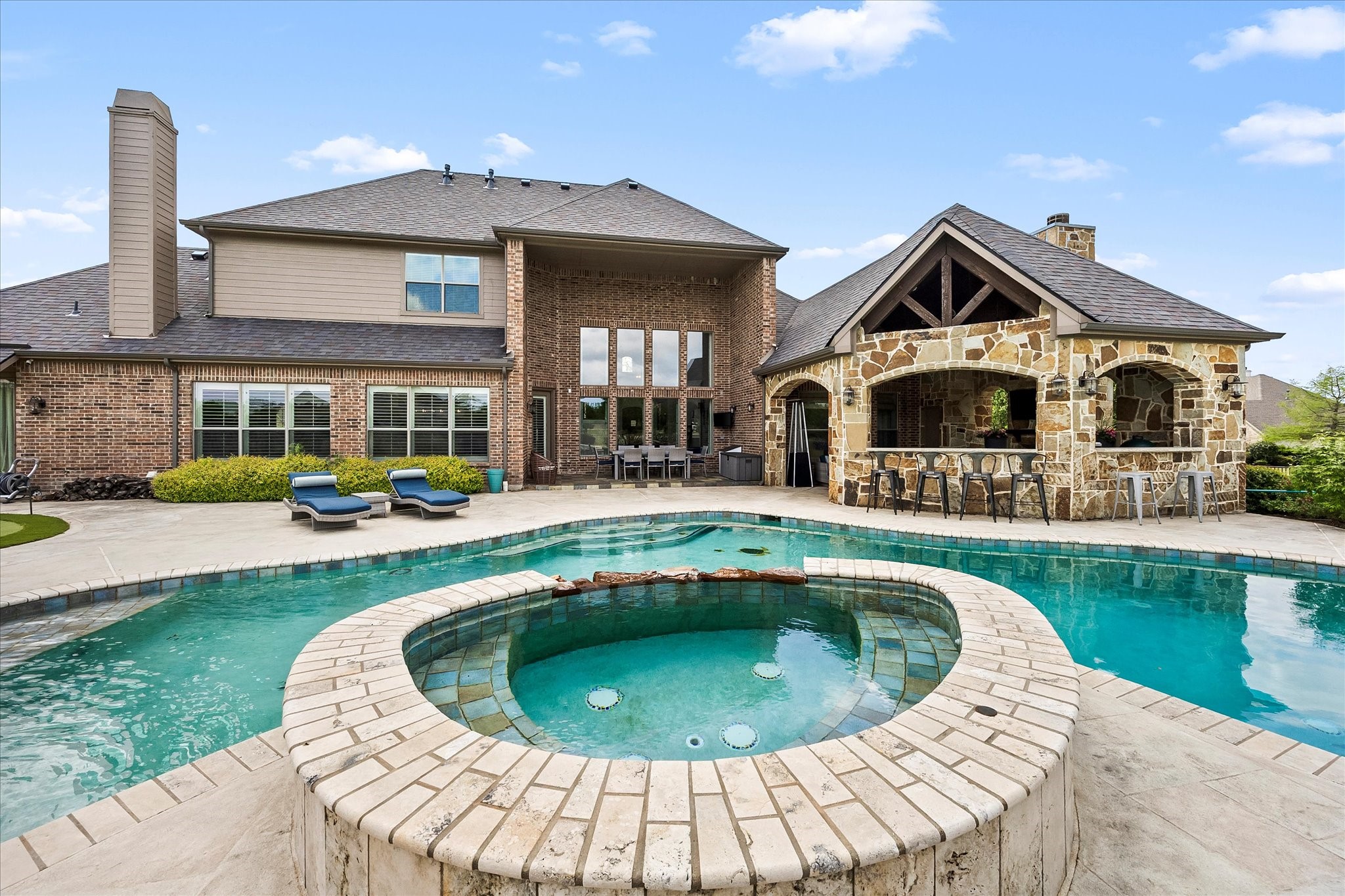1 Kensington Drive