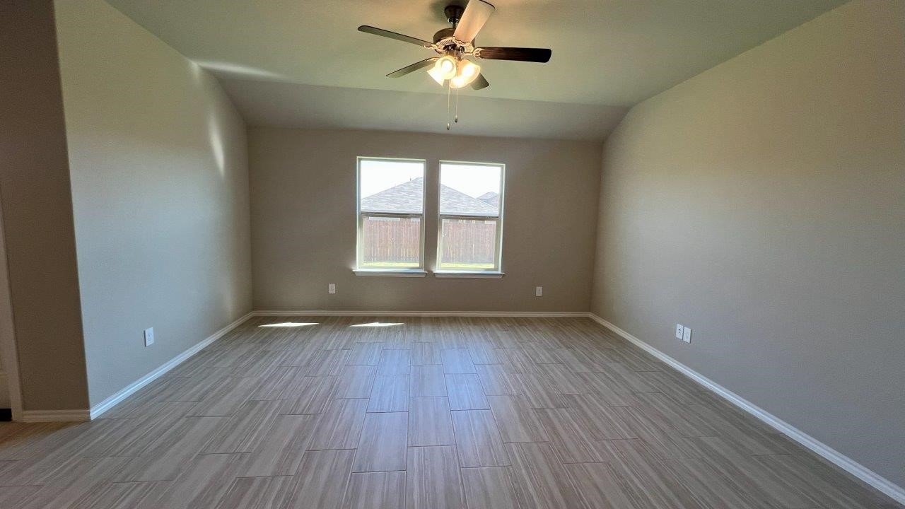 8436 HOLLYMEAD Lane
