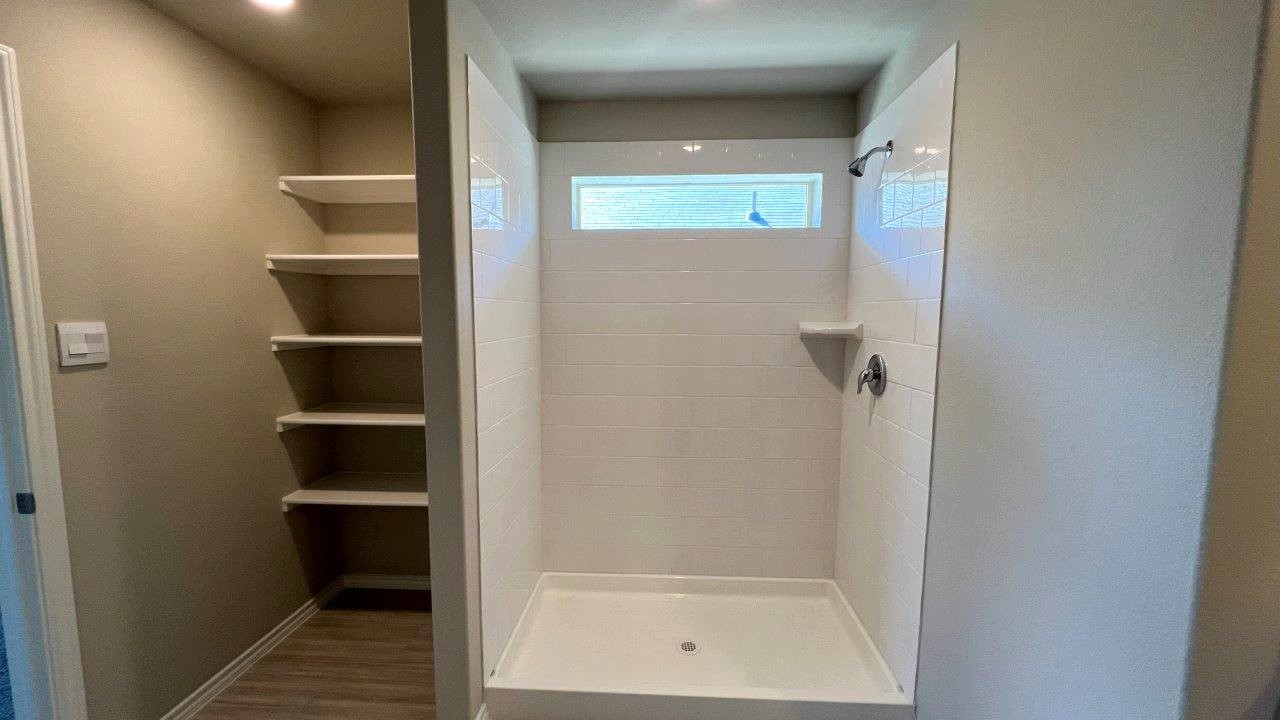 8436 HOLLYMEAD Lane