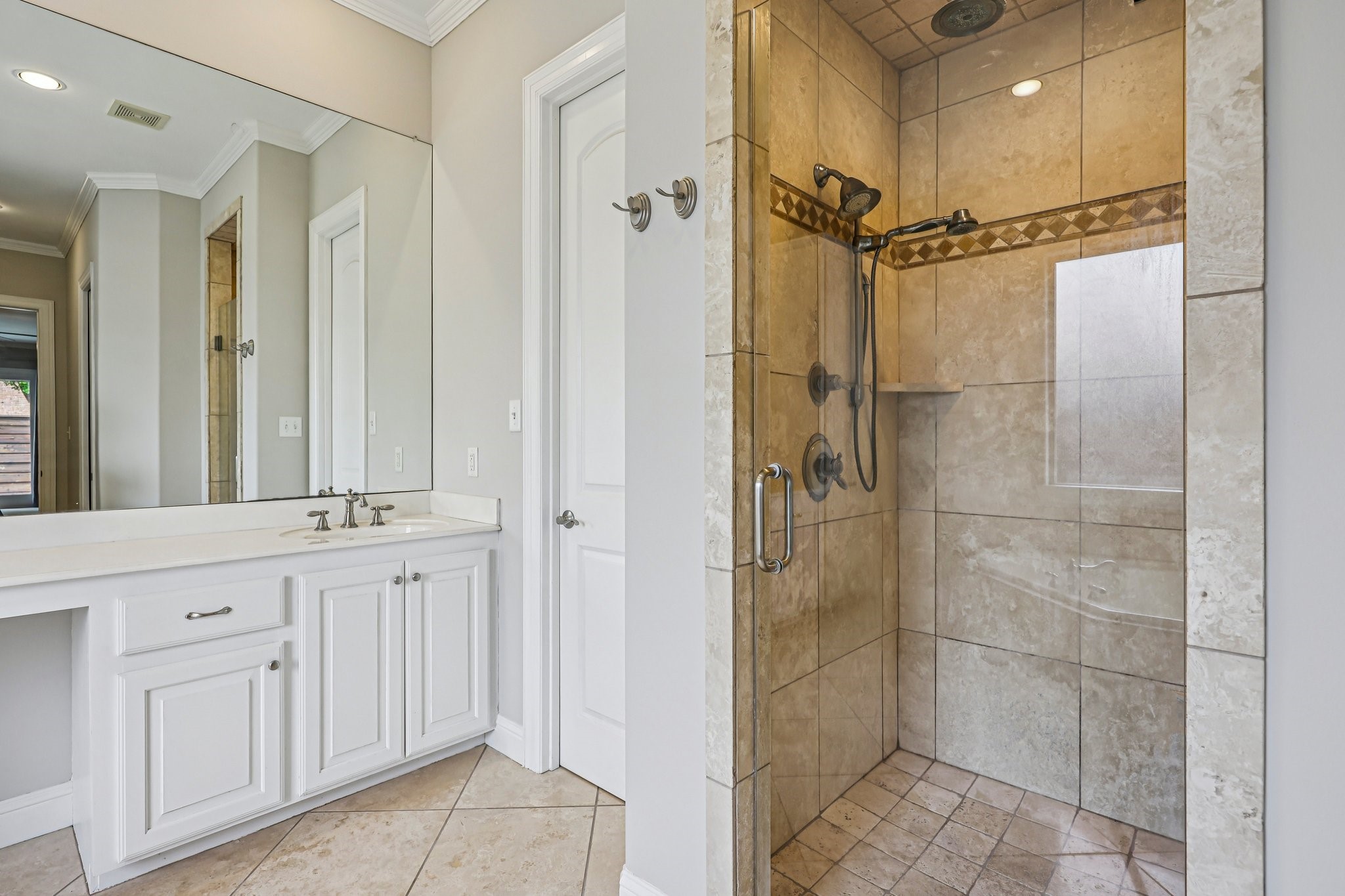 711 Ridgeview Drive