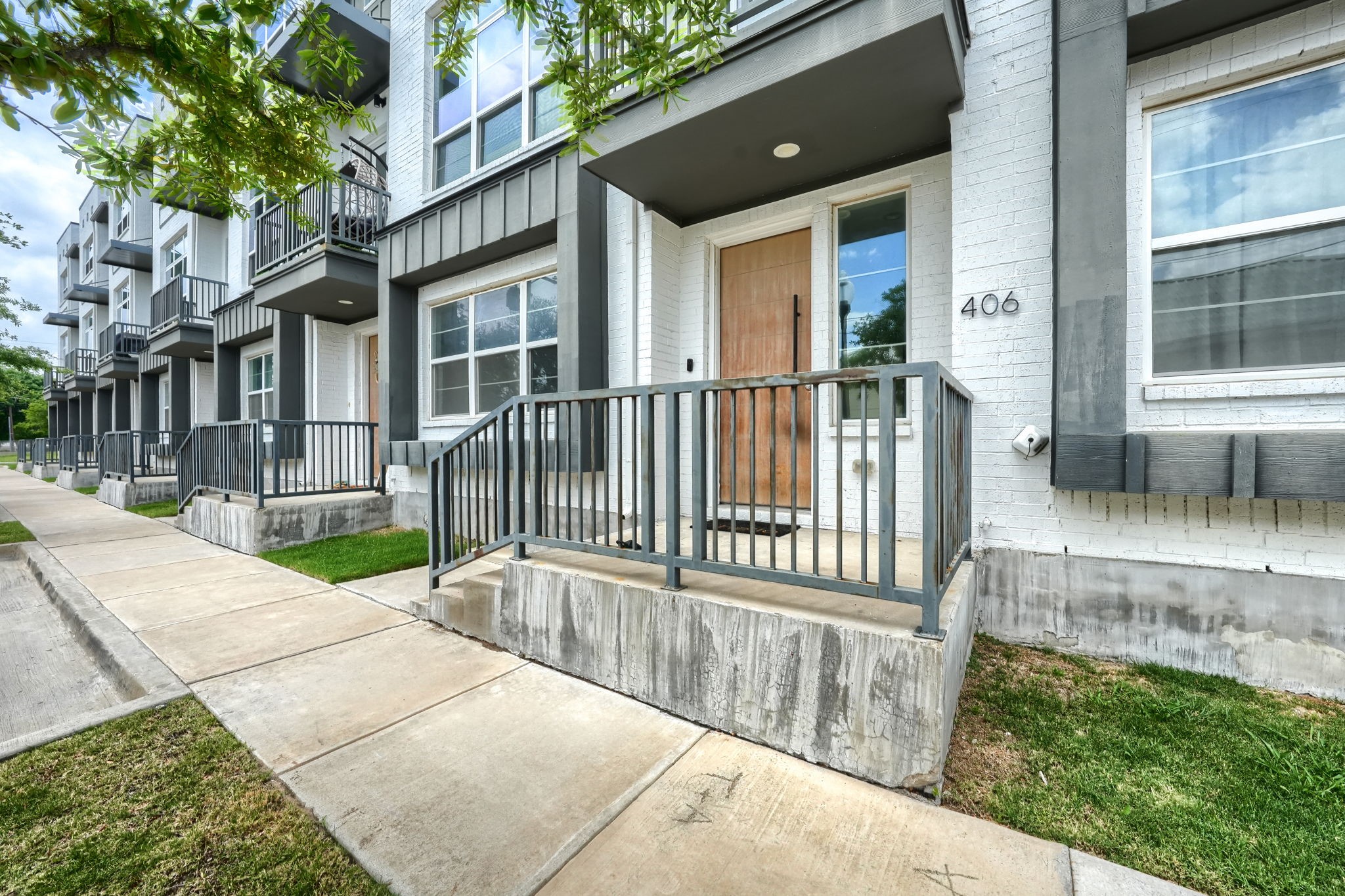 13325 Bee Street 406