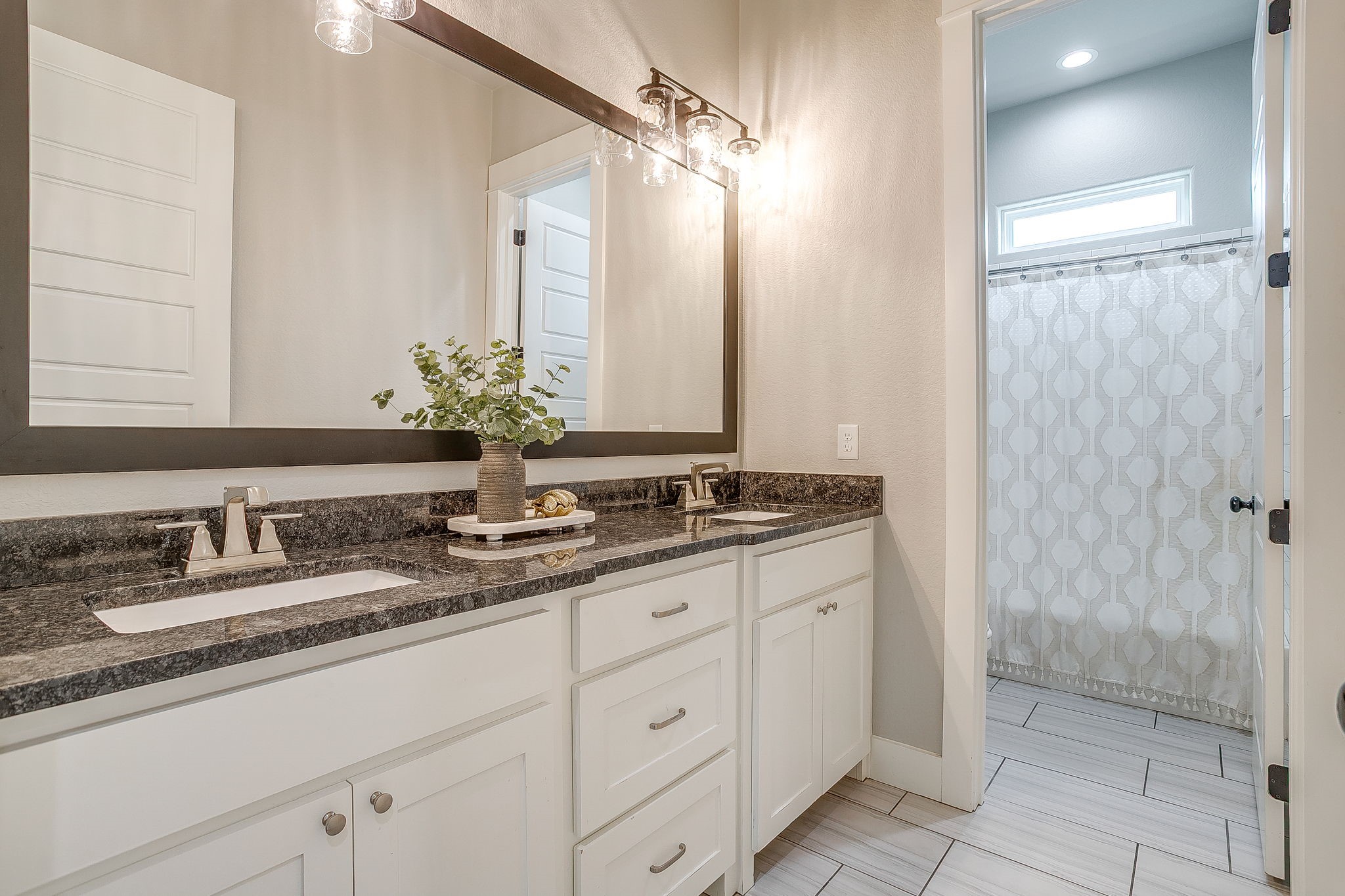 5520 Big Valley Circle