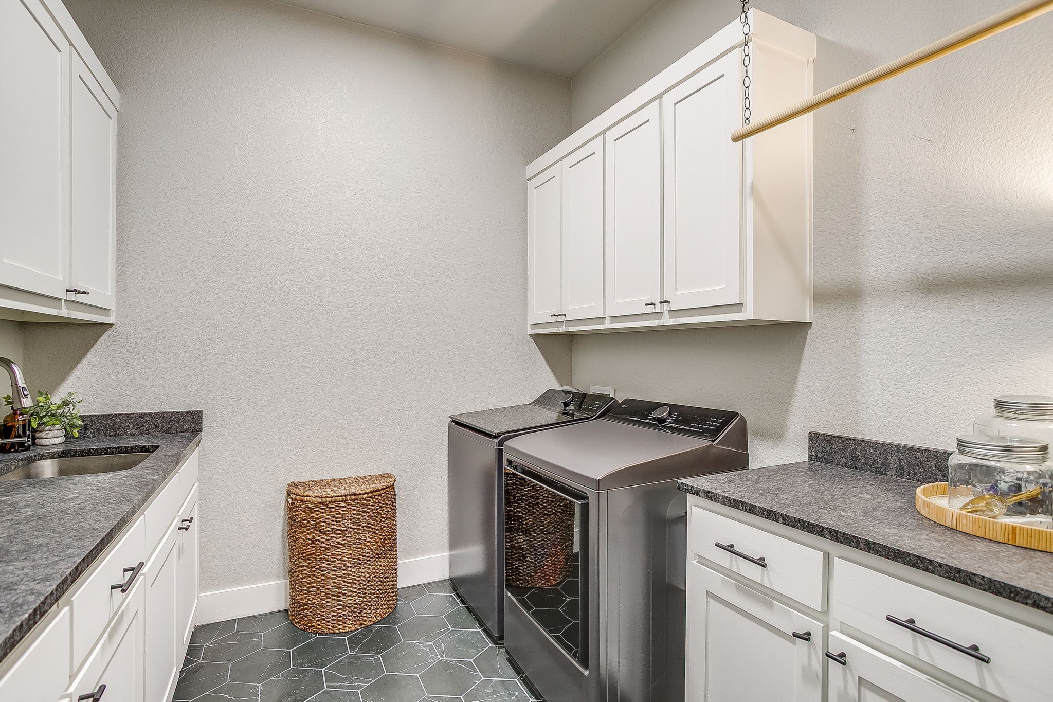 5520 Big Valley Circle