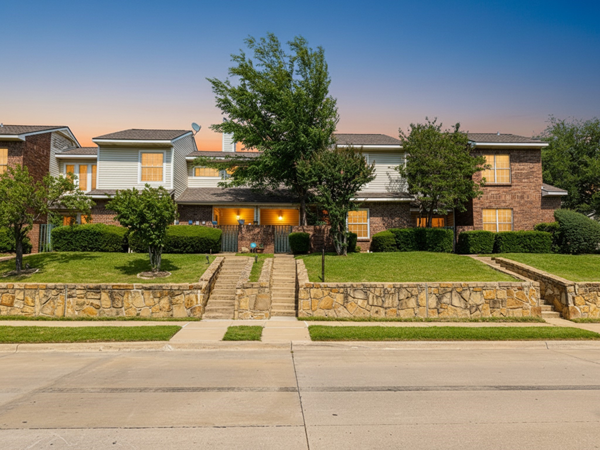 831 Creekside Drive