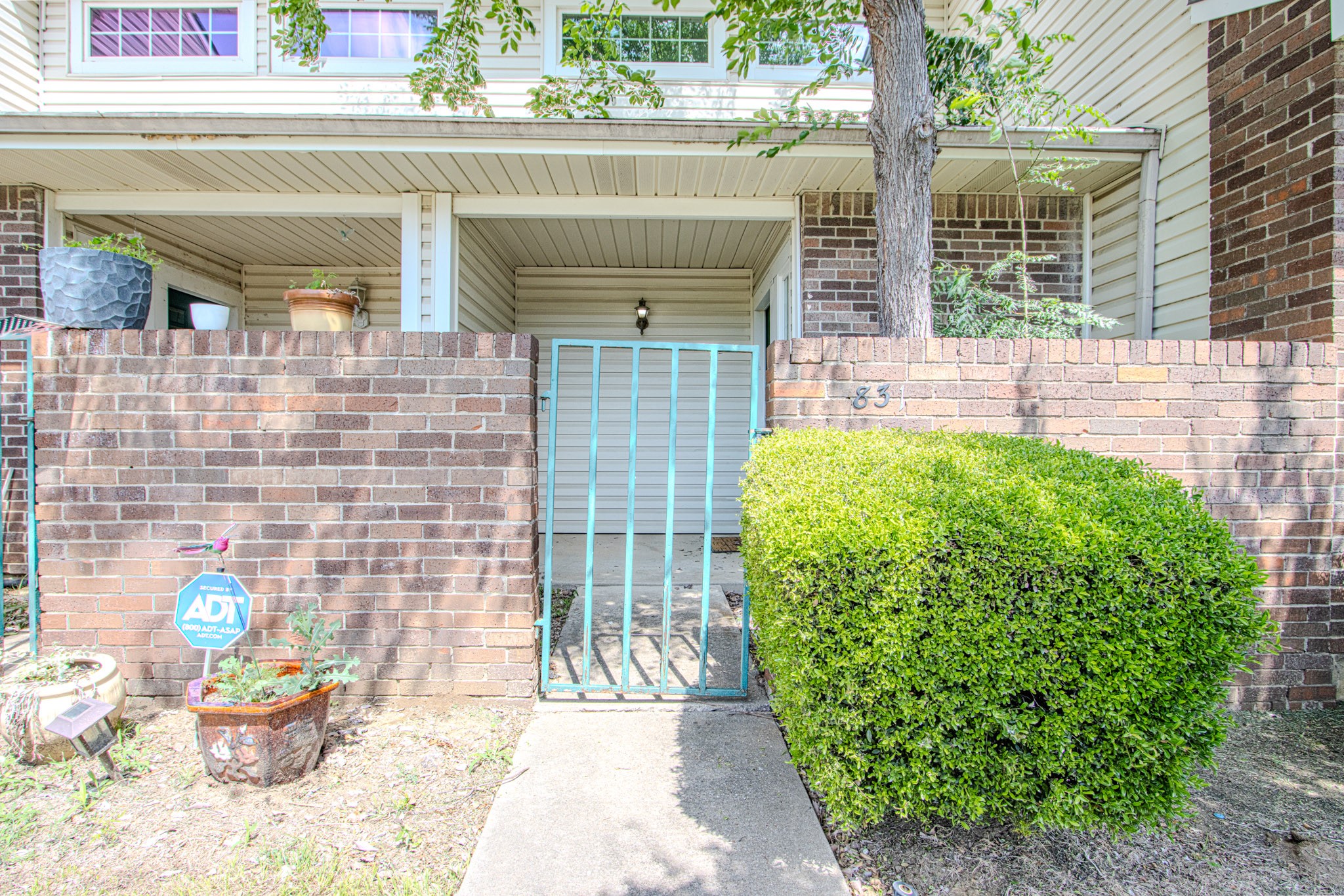 831 Creekside Drive