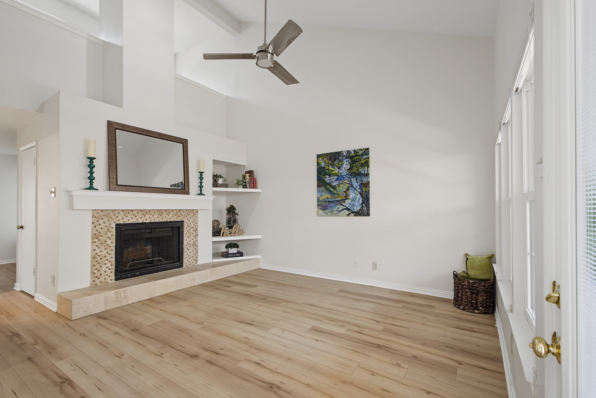 831 Creekside Drive