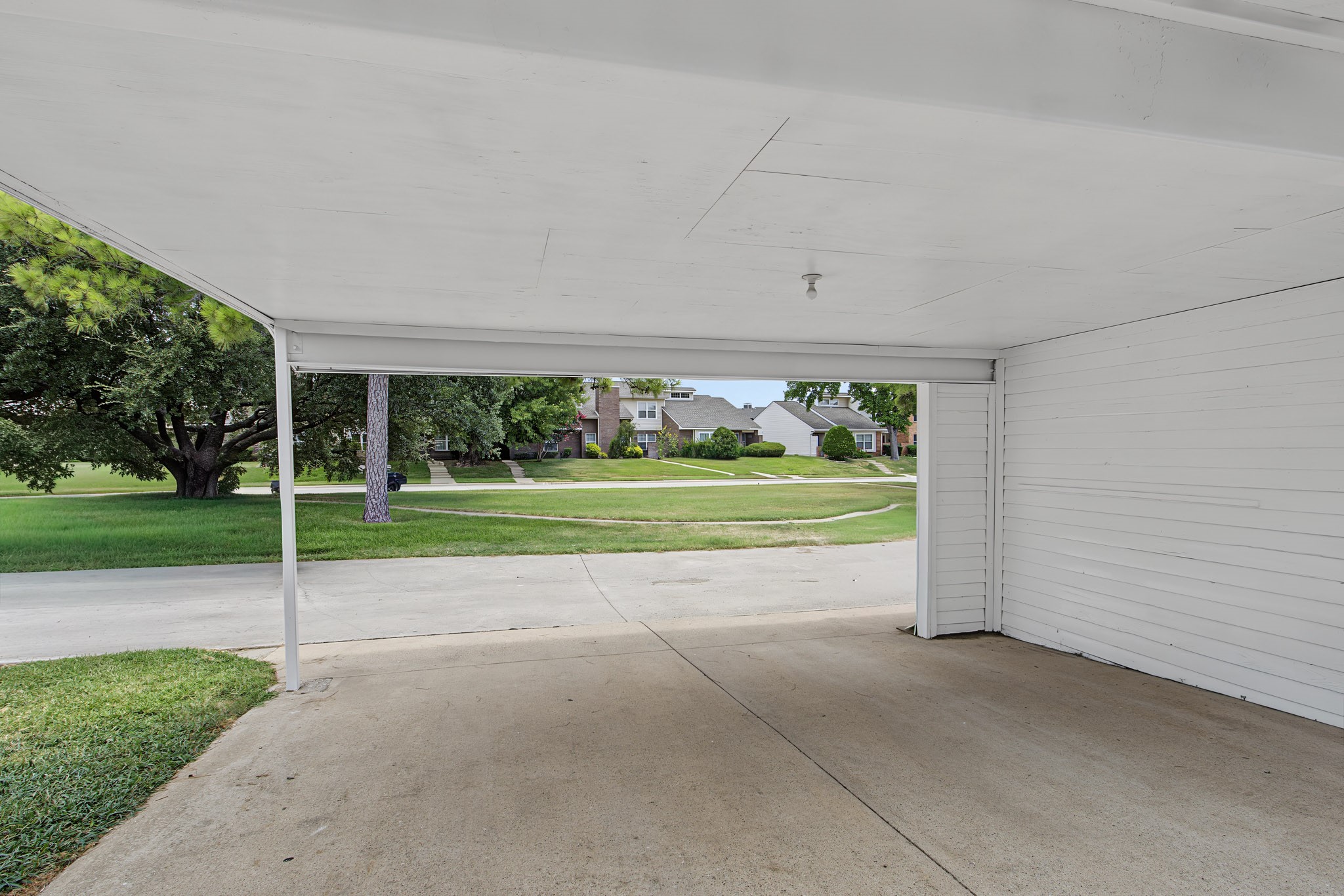 831 Creekside Drive