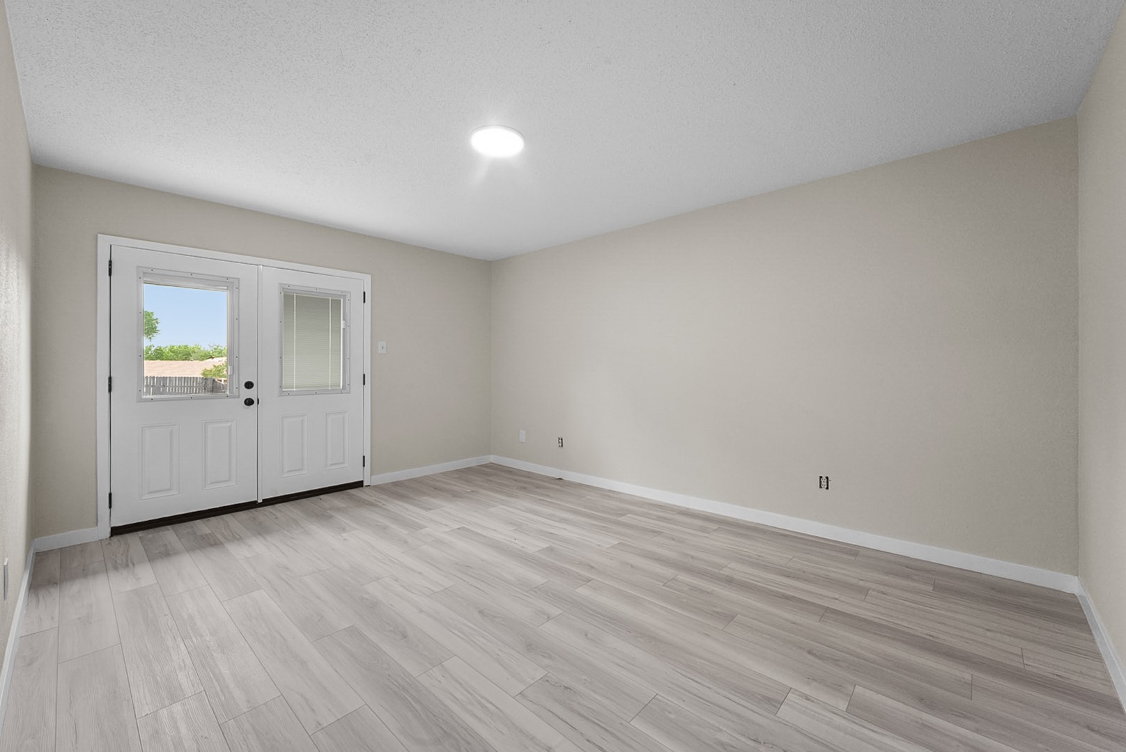 2723 Colonial Drive