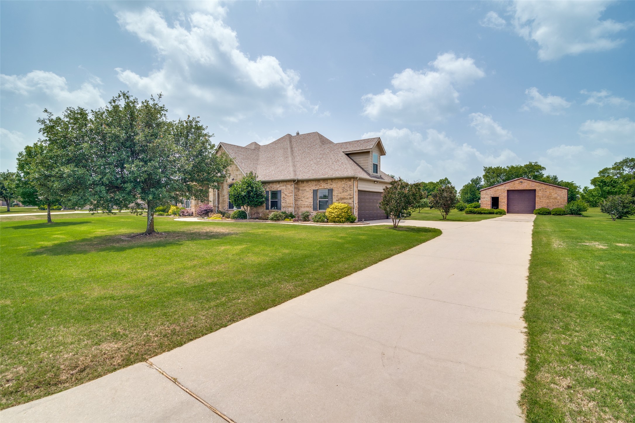 2635 Laurel Oaks
