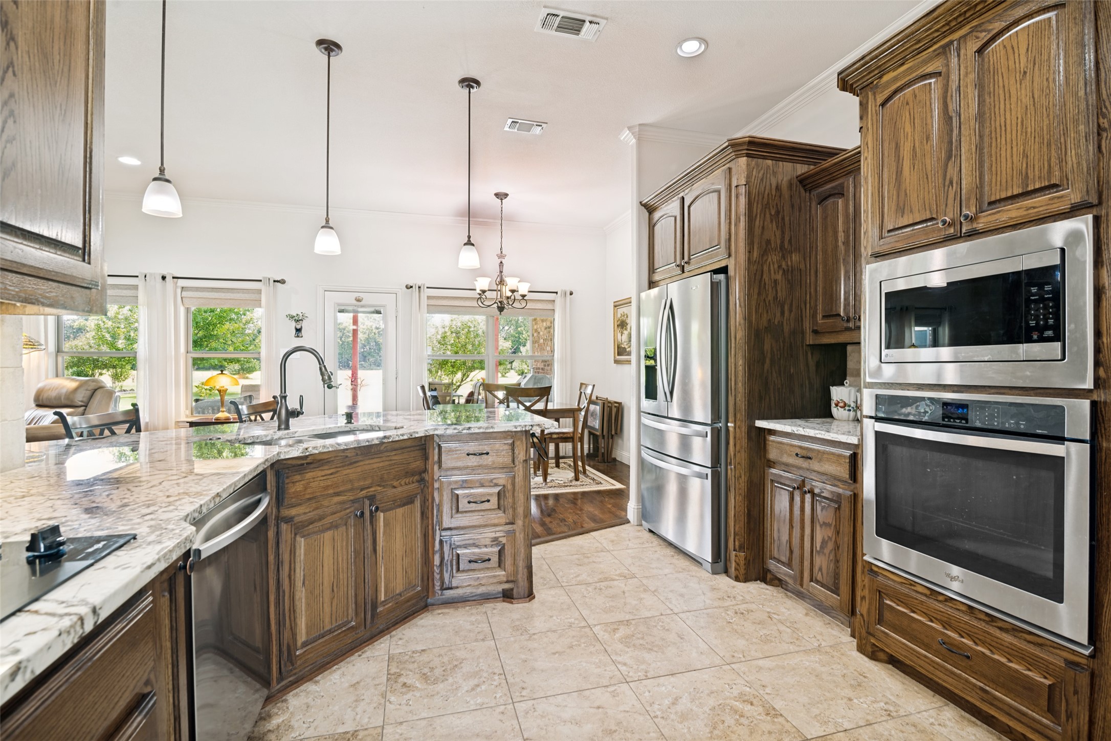 2635 Laurel Oaks