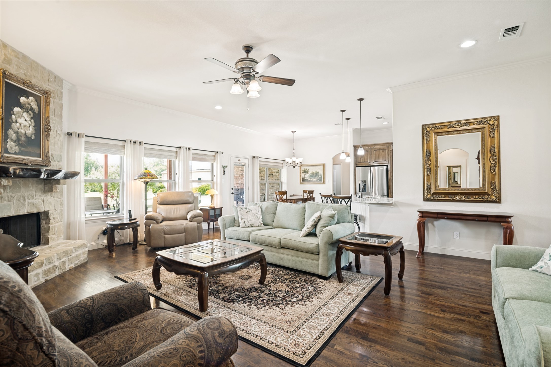 2635 Laurel Oaks