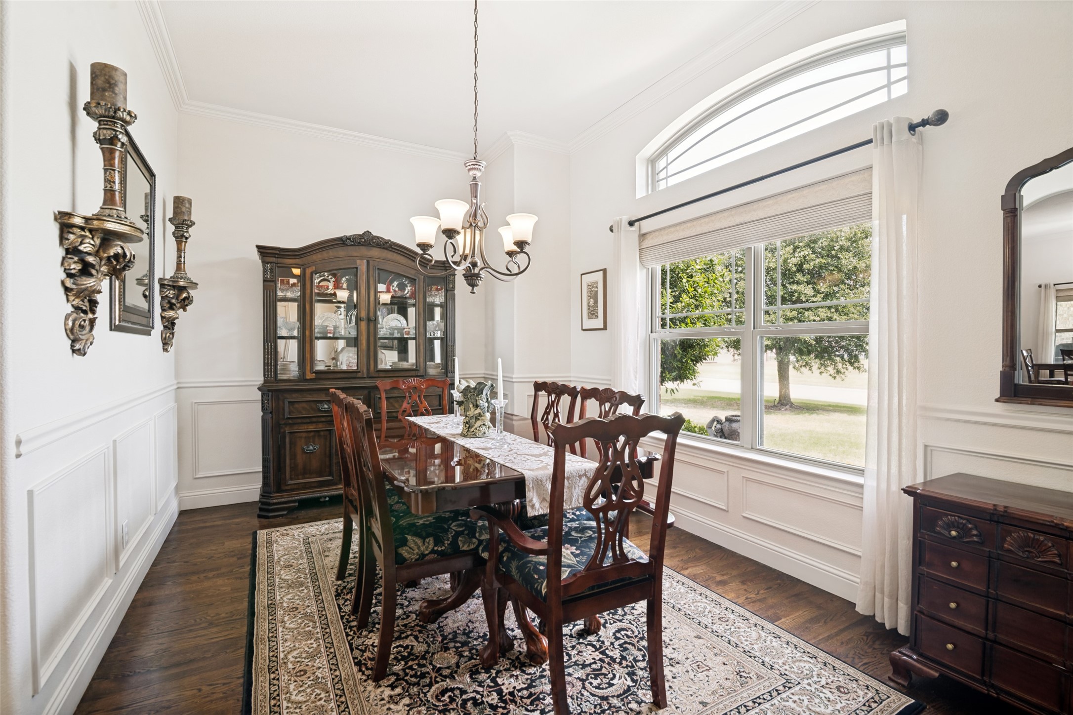 2635 Laurel Oaks