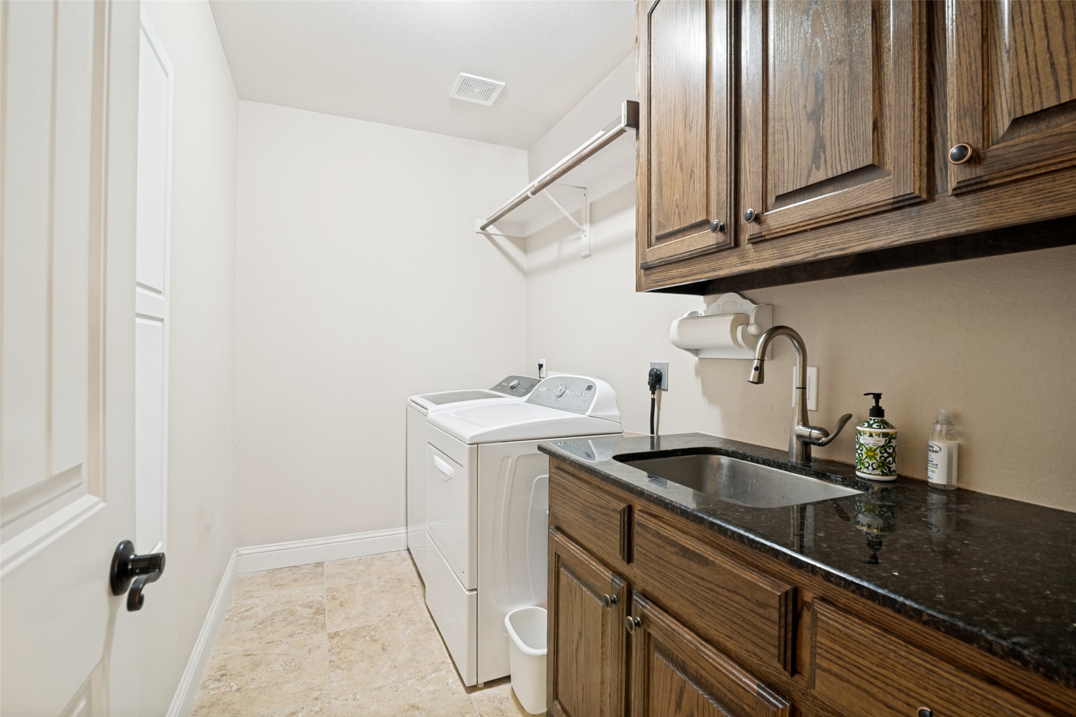 2635 Laurel Oaks