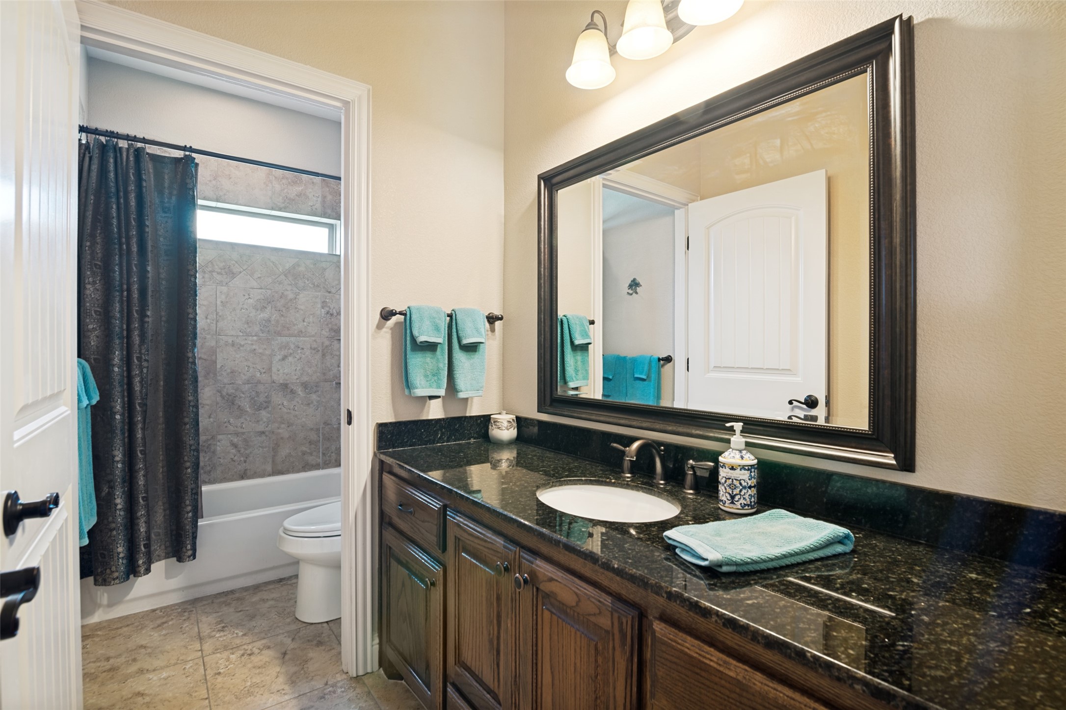 2635 Laurel Oaks