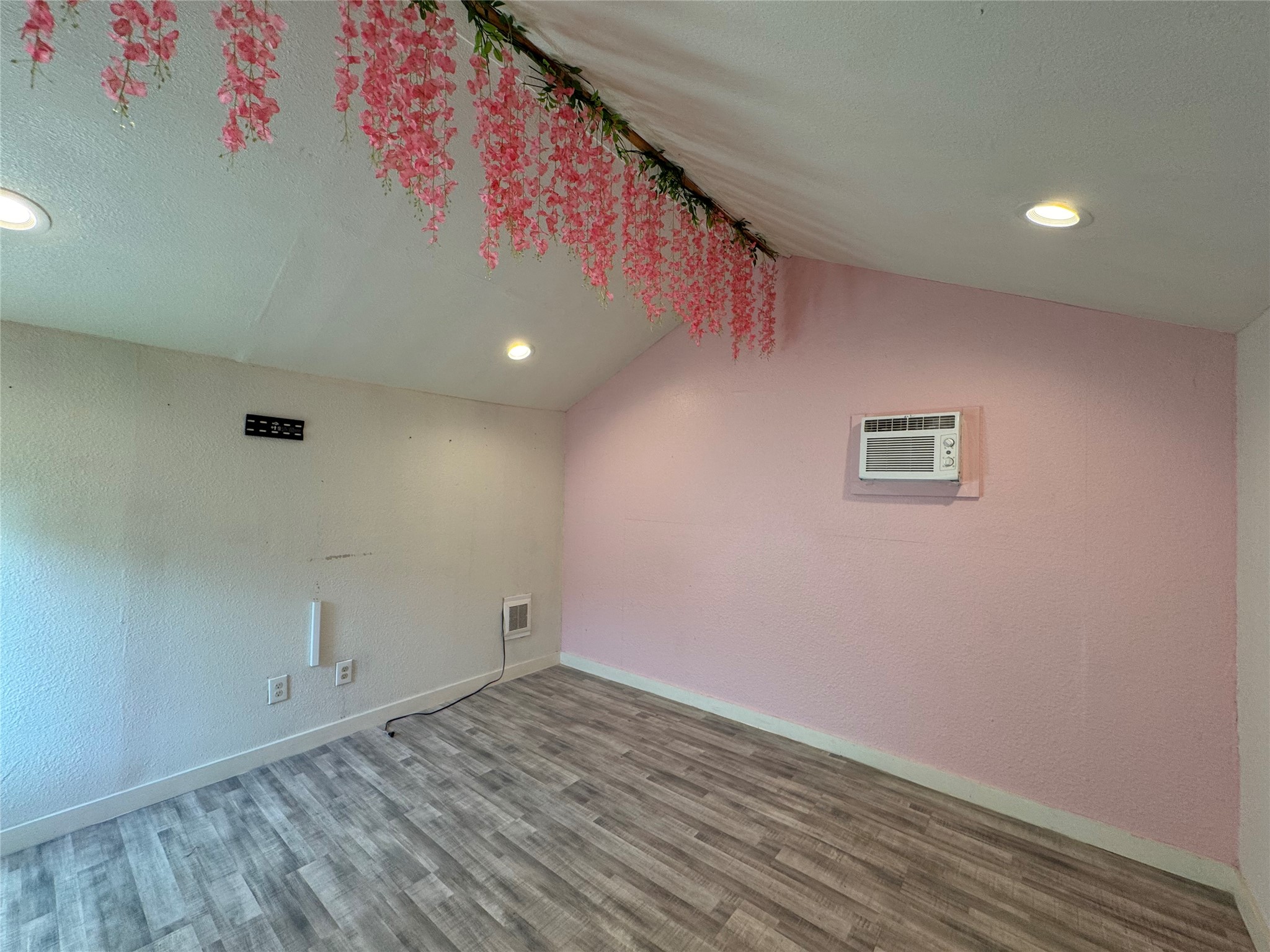 412 Willowbrook Drive