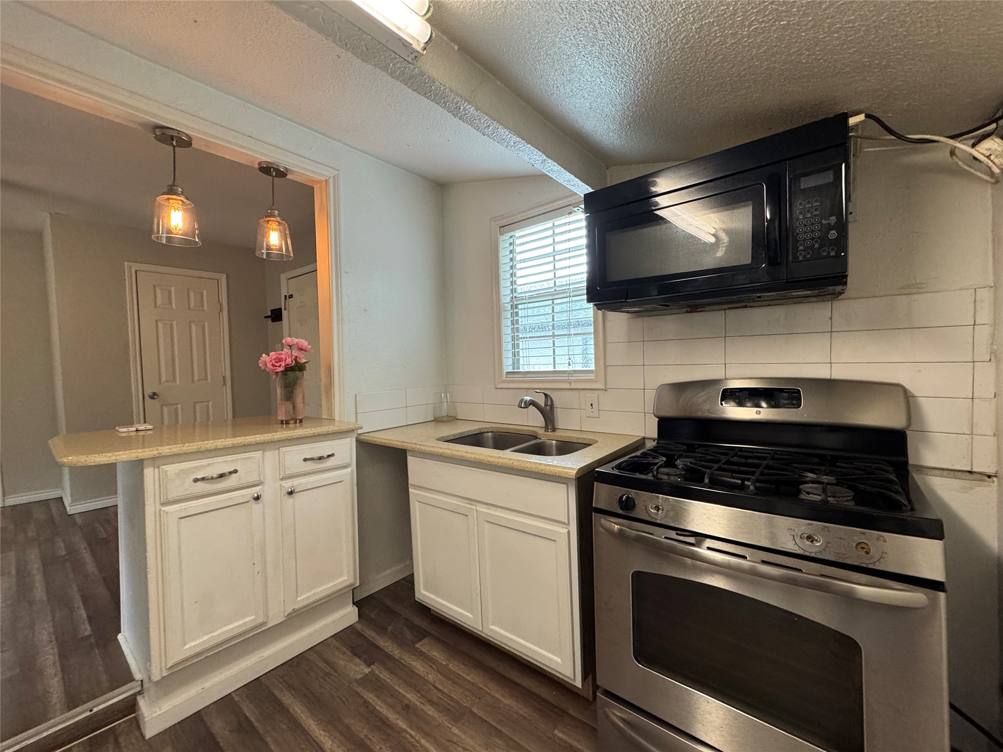 412 Willowbrook Drive