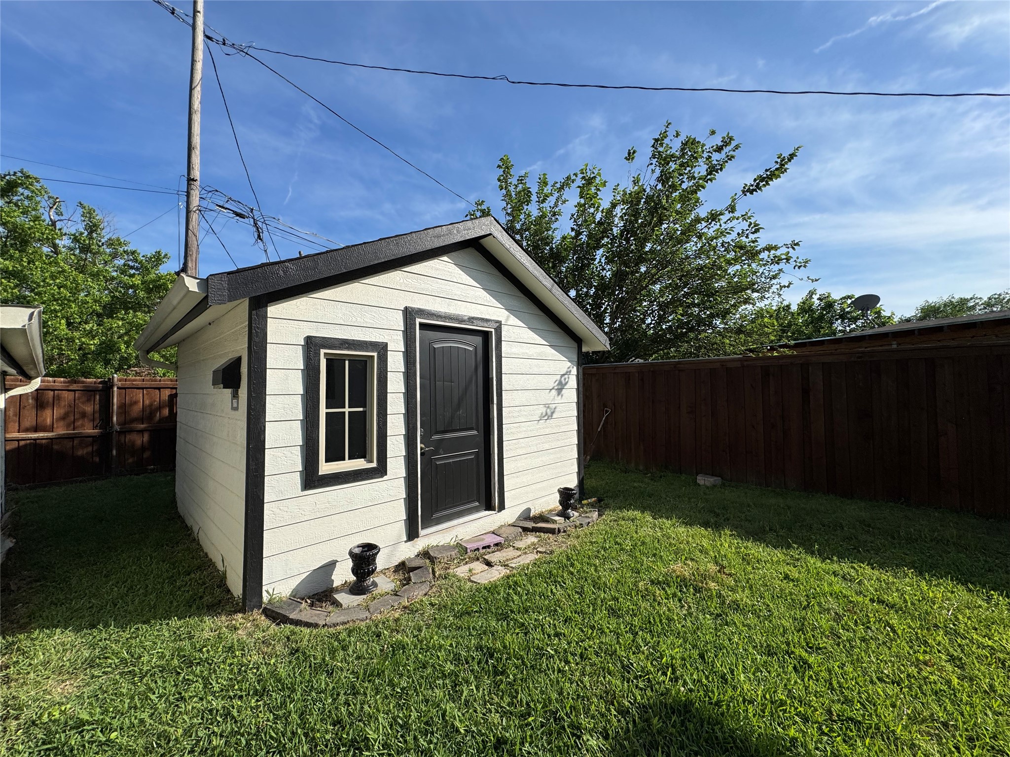 412 Willowbrook Drive