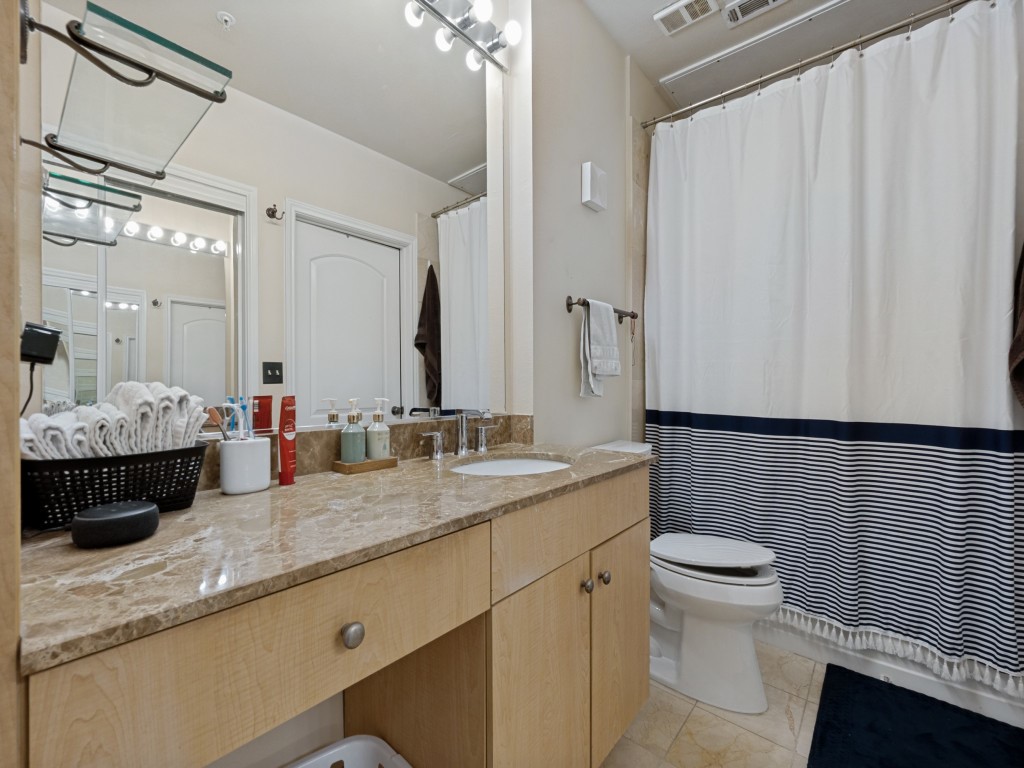 3225 Turtle Creek Boulevard 943